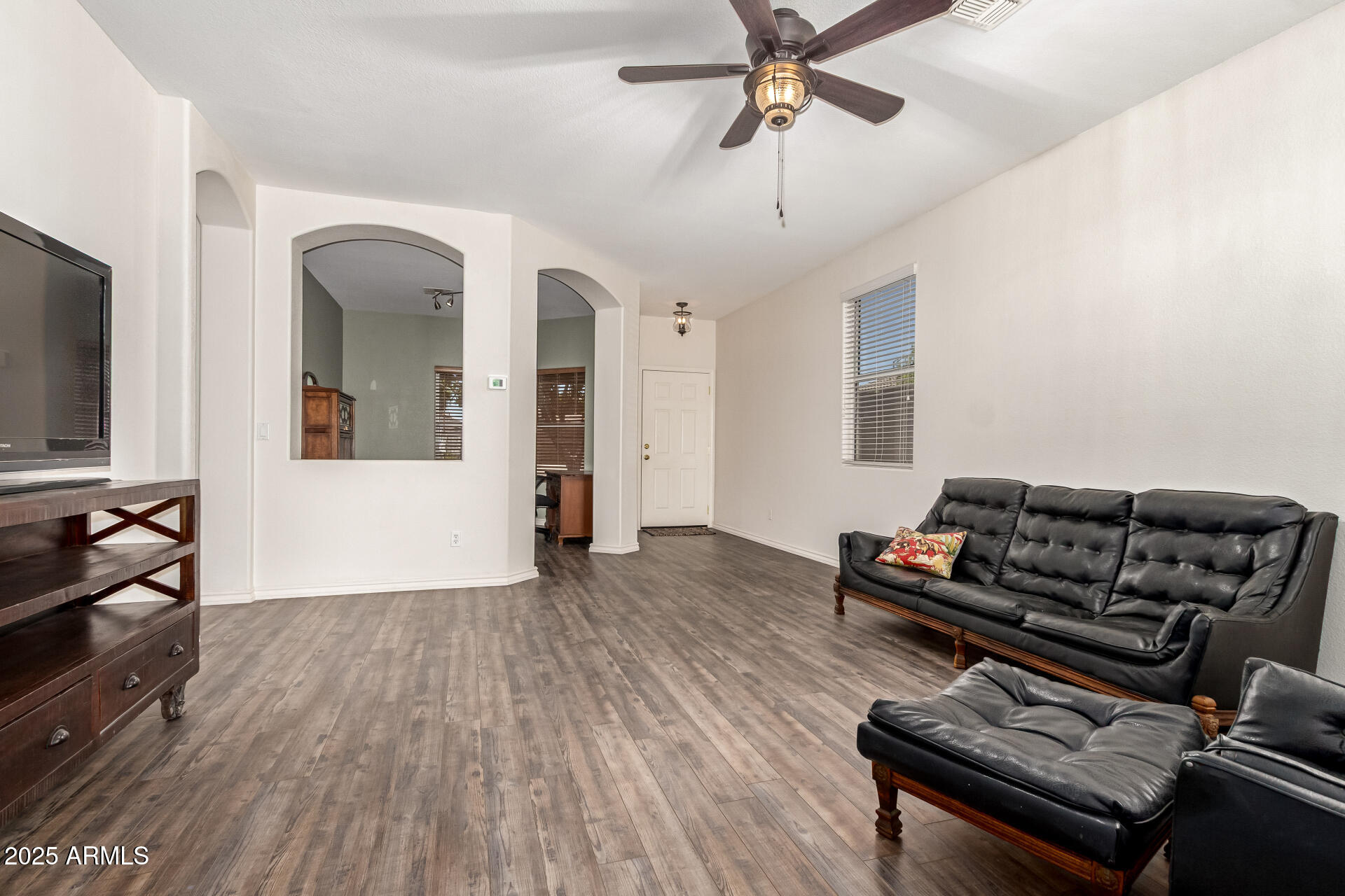 14352 W MITCHELL Drive