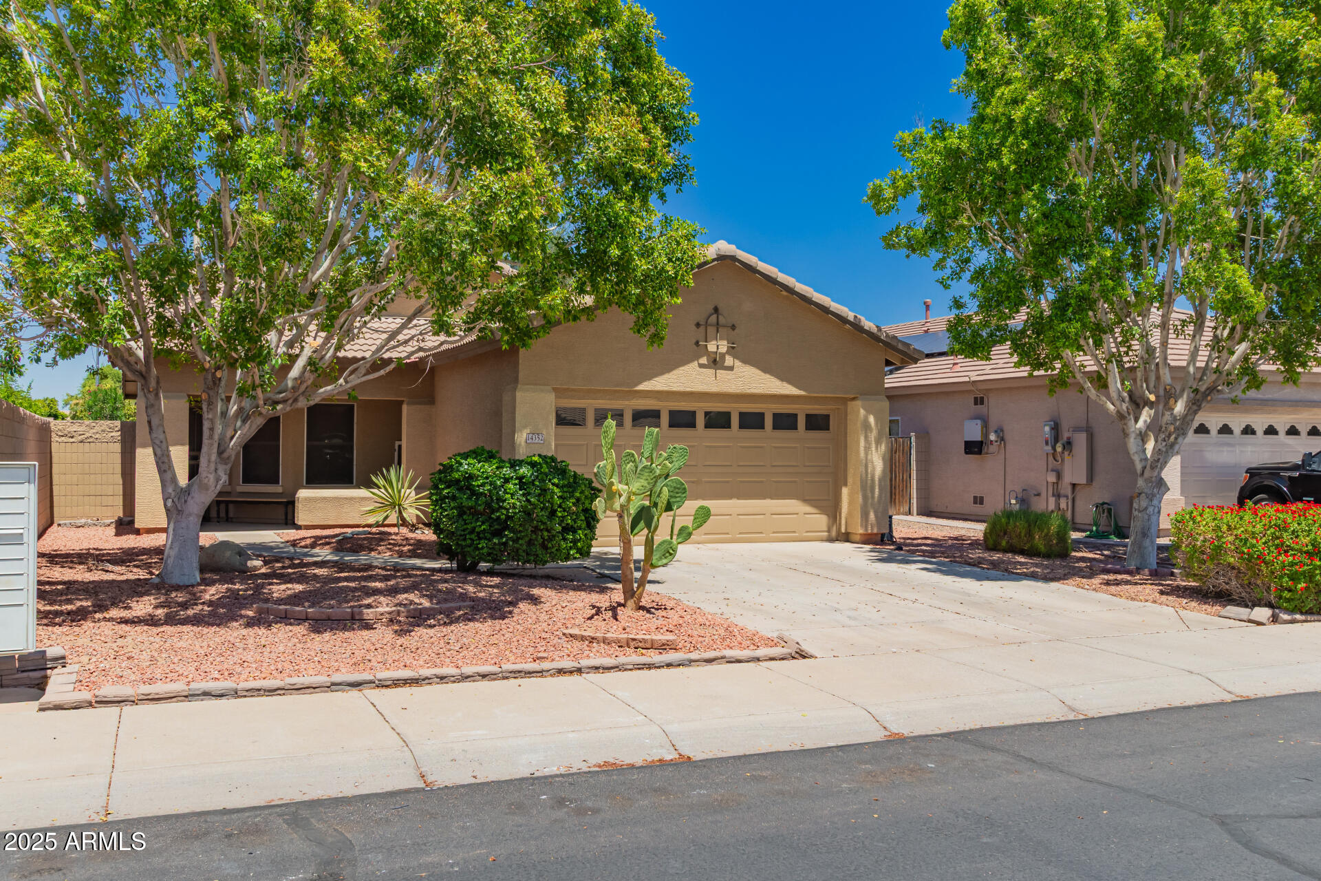 14352 W MITCHELL Drive