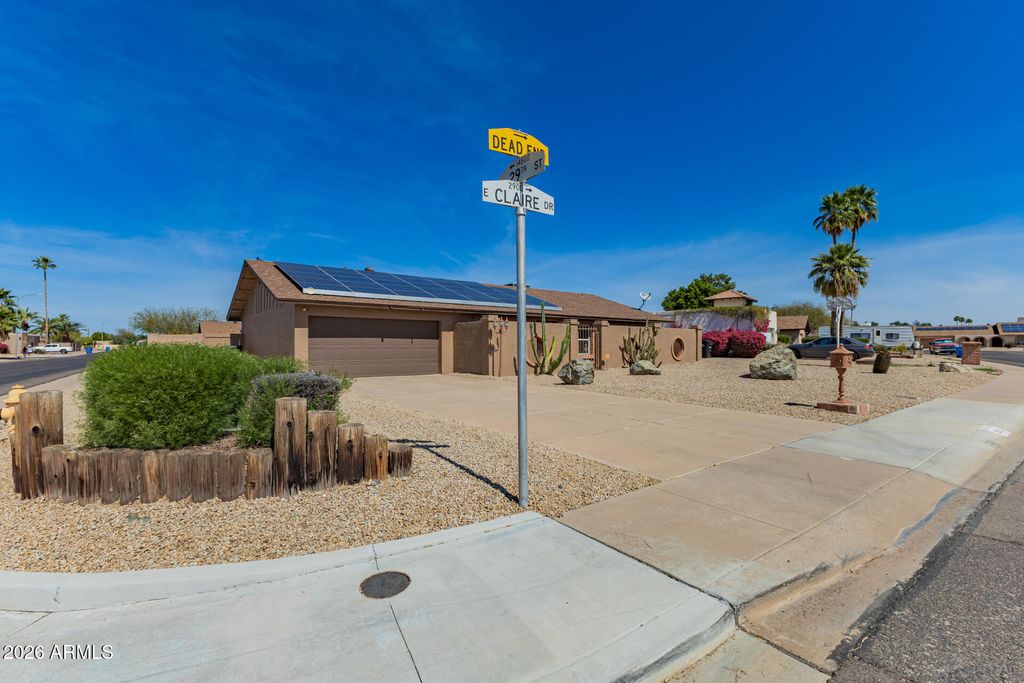 Photo of 2902 E Claire Drive, Phoenix, AZ 85032 (MLS # 7001523)