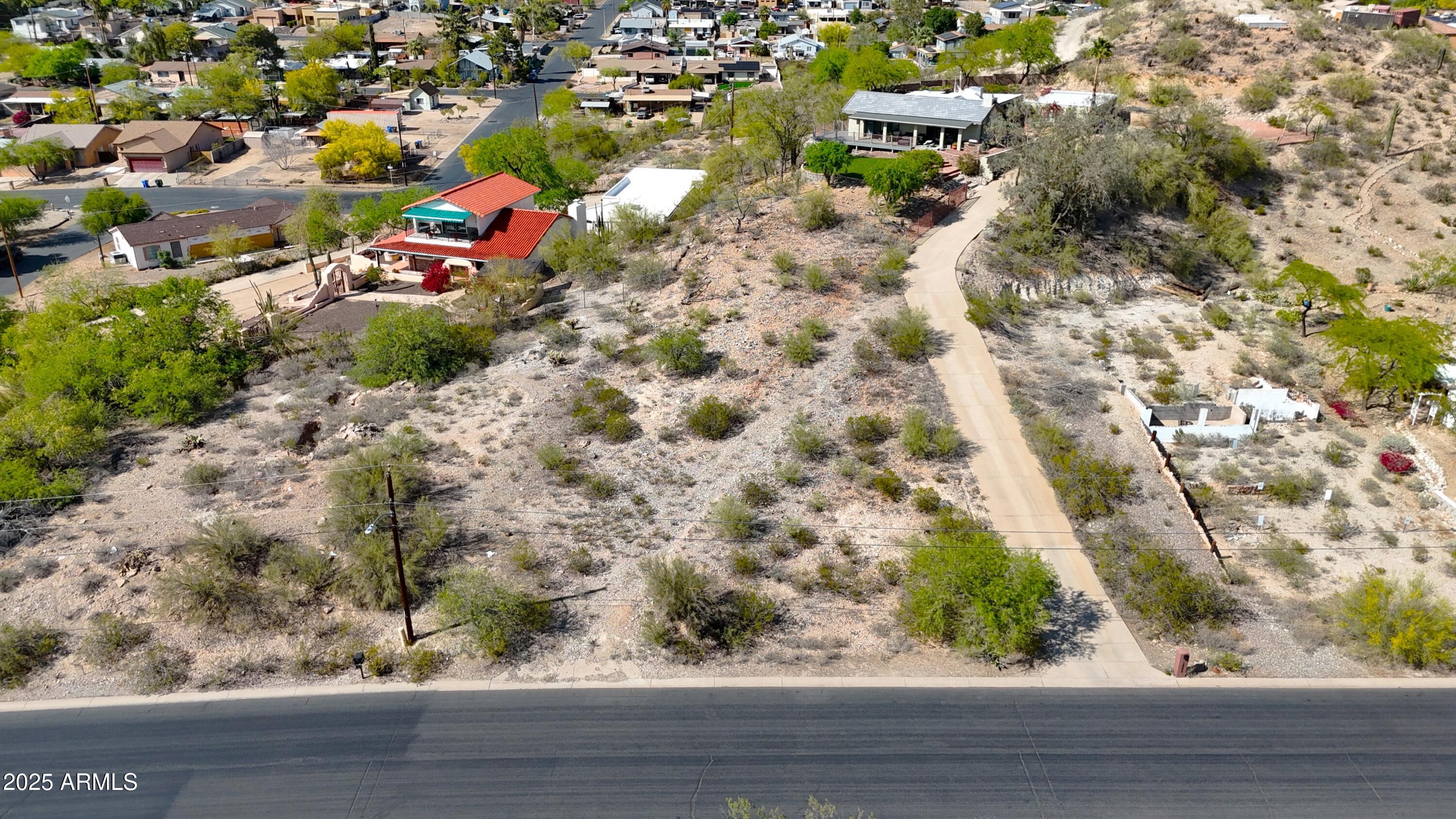 1518 E YUCCA Street -