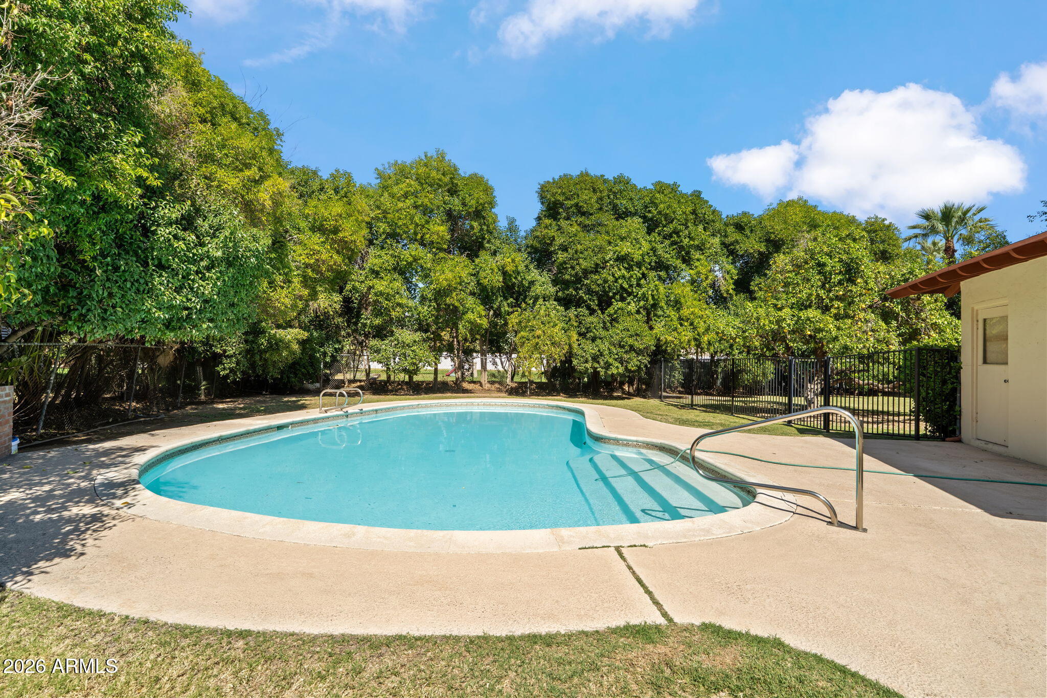 102 E Bethany Home Road Road