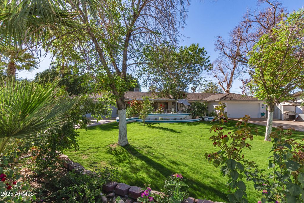Photo of 5545 E Earll Drive, Phoenix, AZ 85018 (MLS # 7029664)