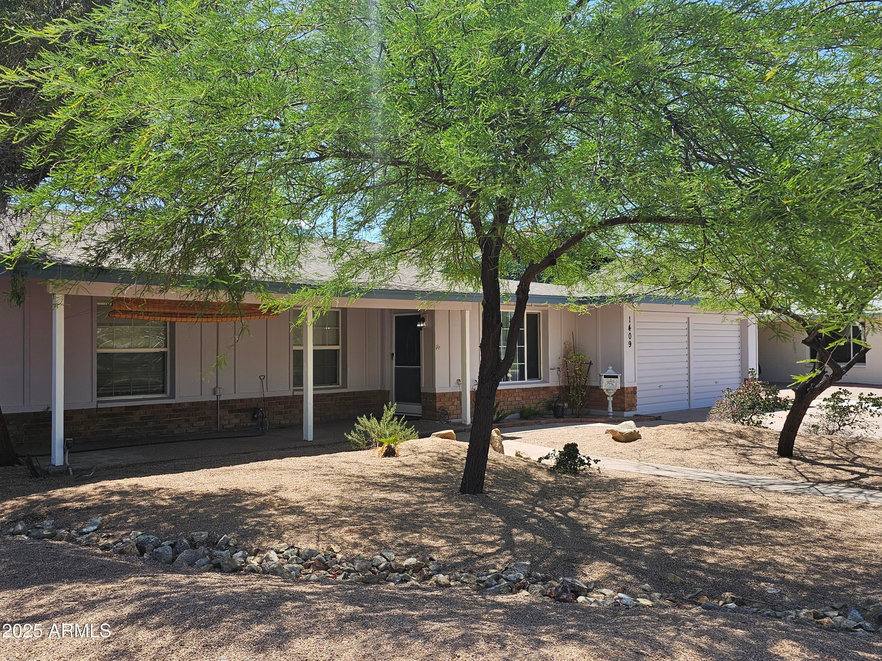 1409 E Alameda Drive