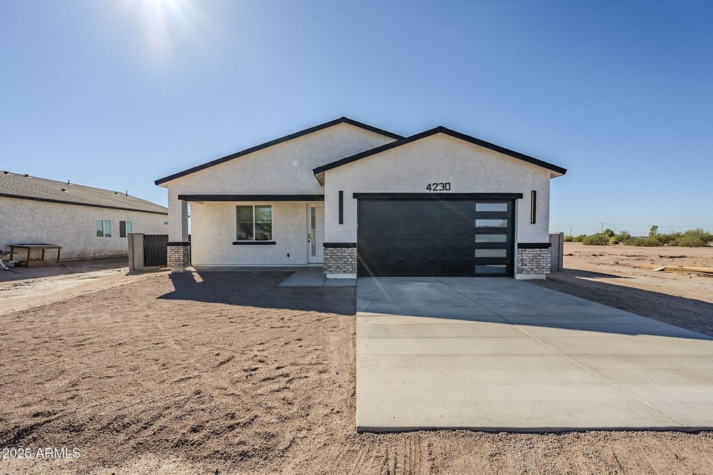 Photo of 4230 N Montezuma Drive, Eloy, AZ 85131 (MLS # 6928030)