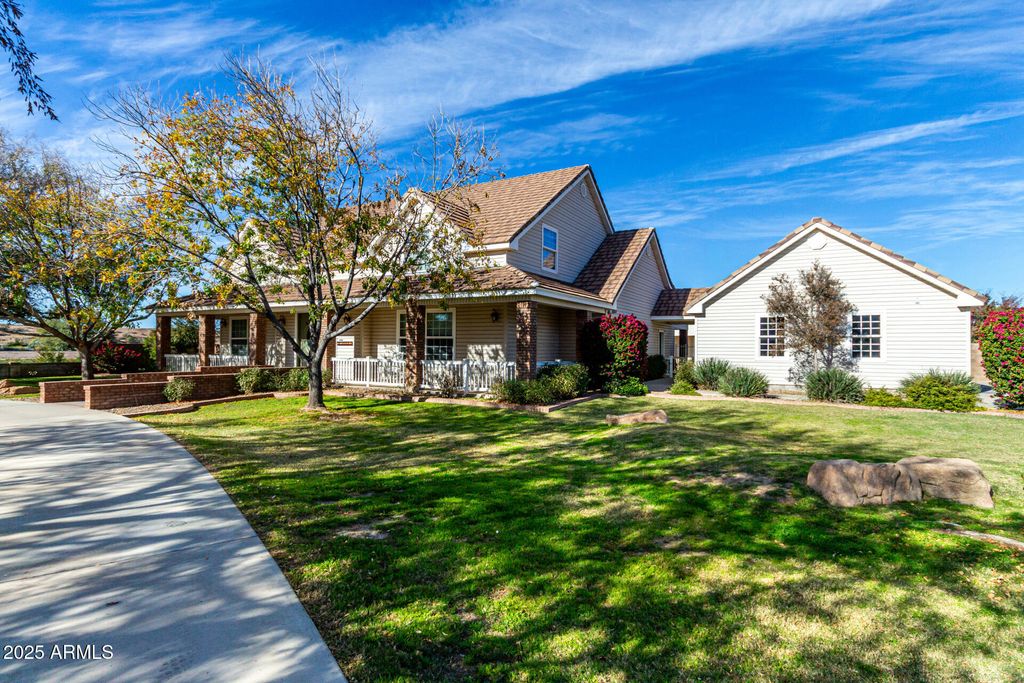 Photo of 2552 E Ridgewood Lane, Gilbert, AZ 85298 (MLS # 6961970)