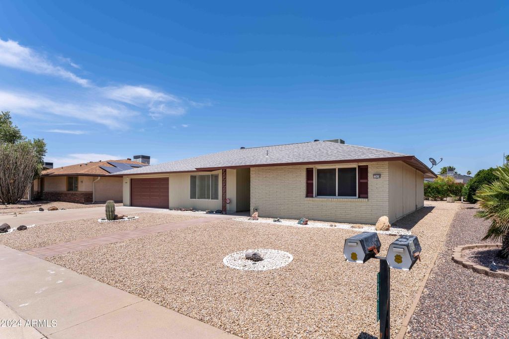 Photo of 13418 W Ashwood Drive, Sun City West, AZ 85375 (MLS # 6927984)