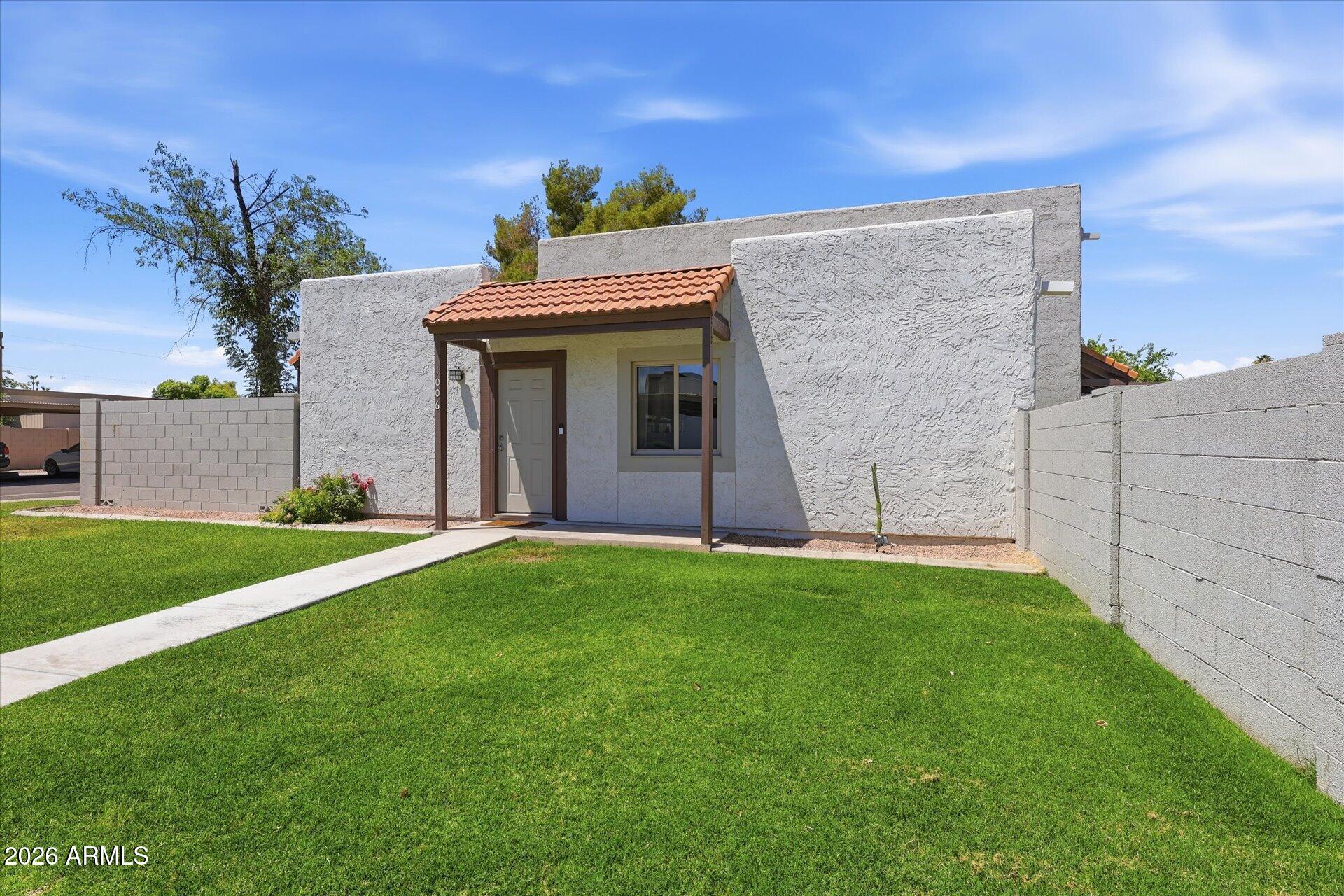 1006 E REDFIELD Road