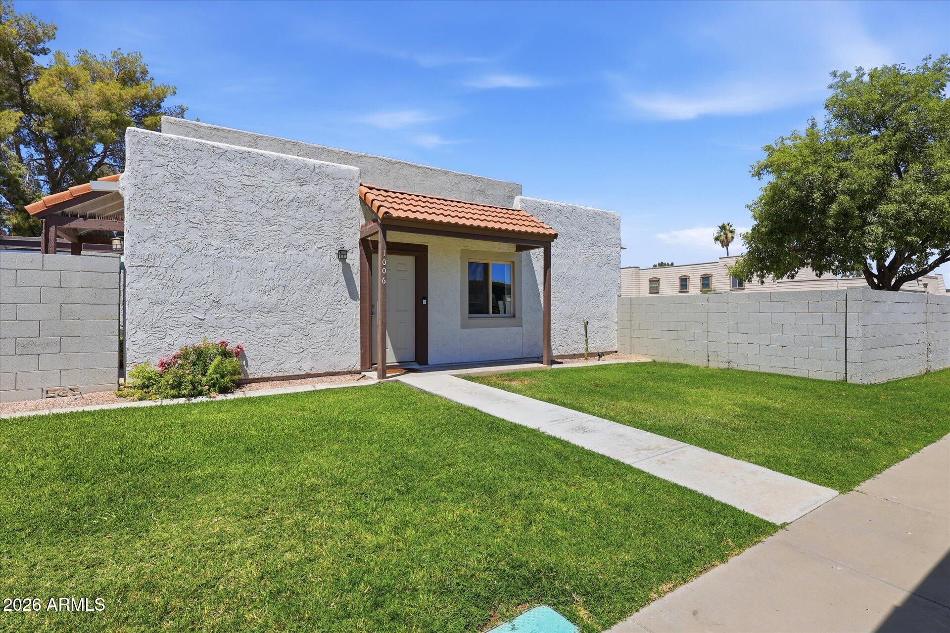 1006 E REDFIELD Road