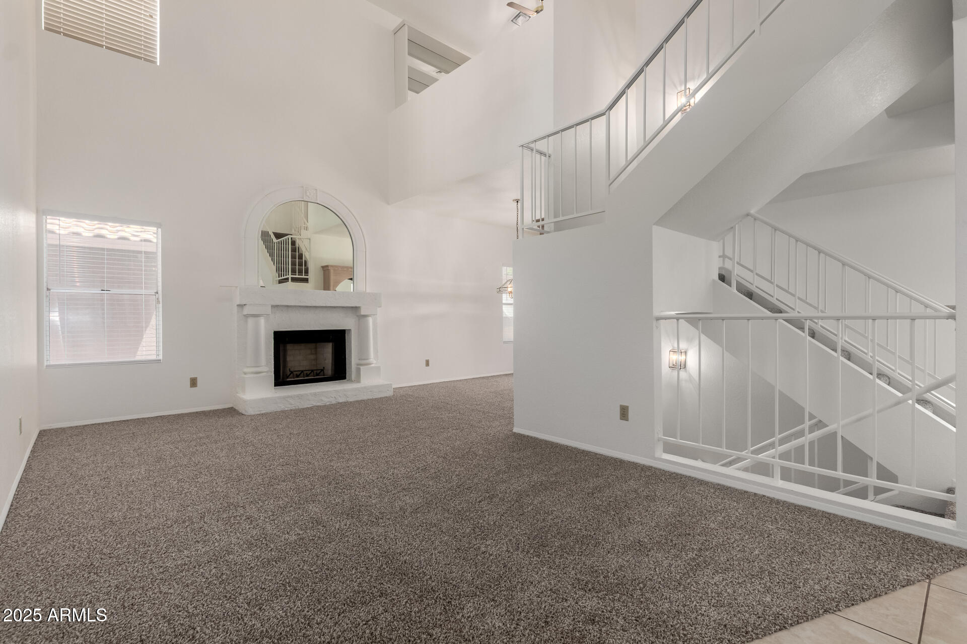 3165 W GOLDEN Lane