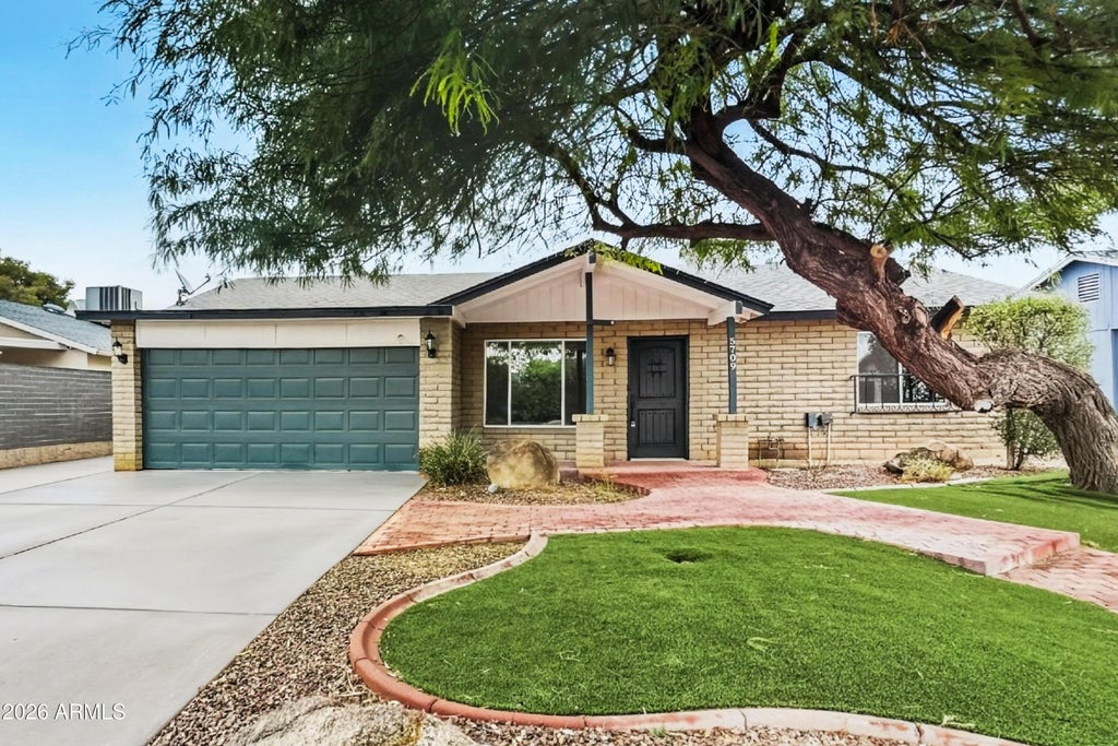 Photo of 5709 S Palm Drive, Tempe, AZ 85283 (MLS # 7086627)