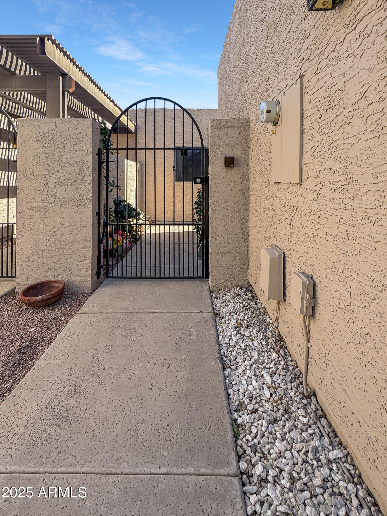 3345 E UNIVERSITY Drive 39