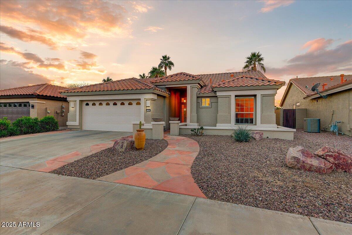 15695 W EARLL Drive