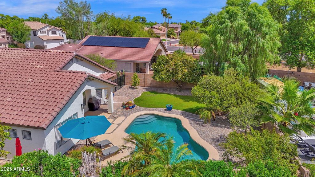 Photo of 633 W Canary Way, Chandler, AZ 85286 (MLS # 6912640)