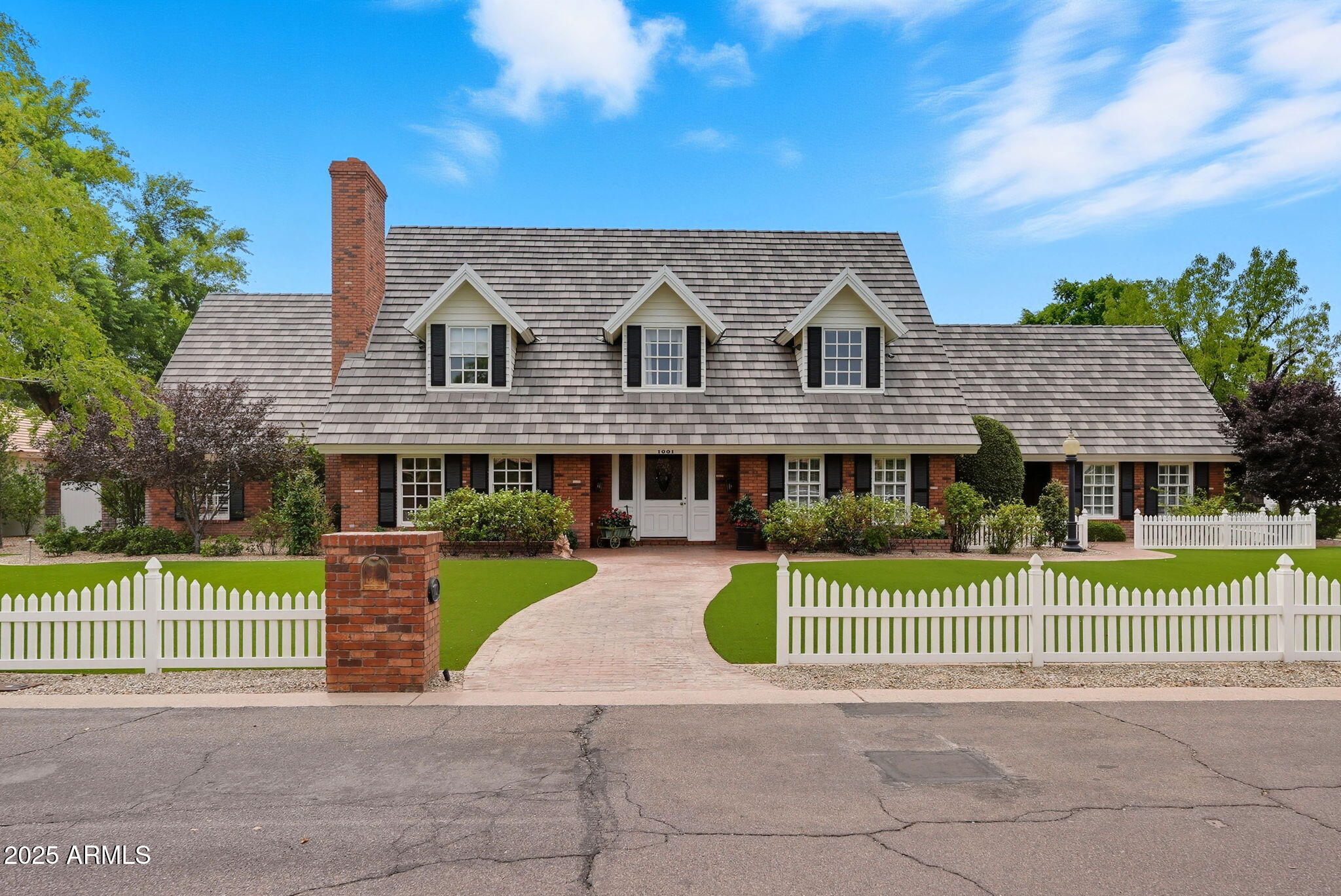 1001 E CAROLINE Lane