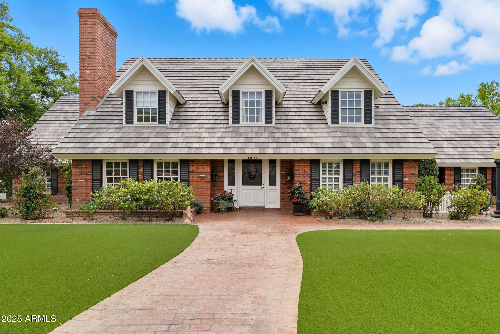 1001 E CAROLINE Lane