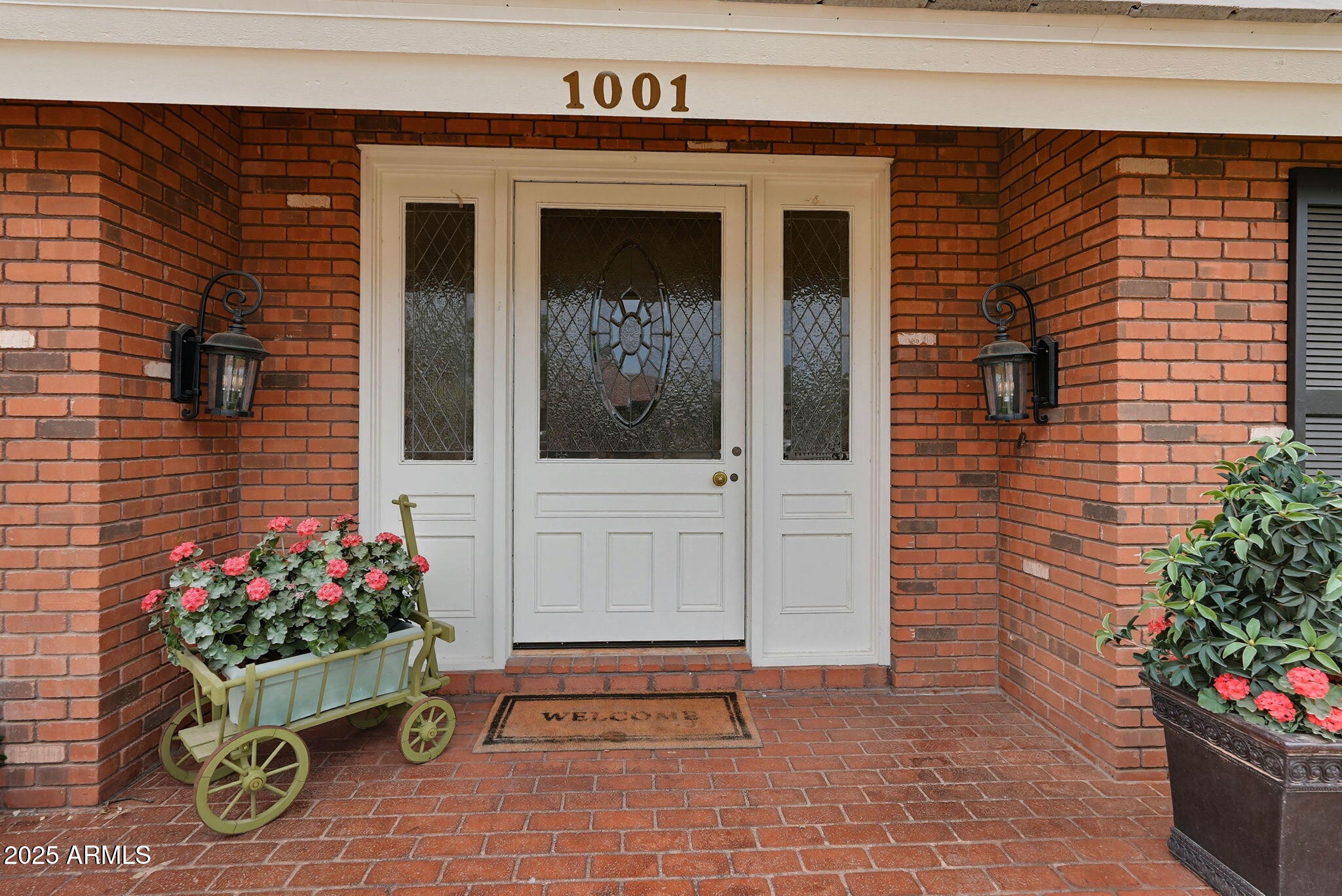 1001 E CAROLINE Lane