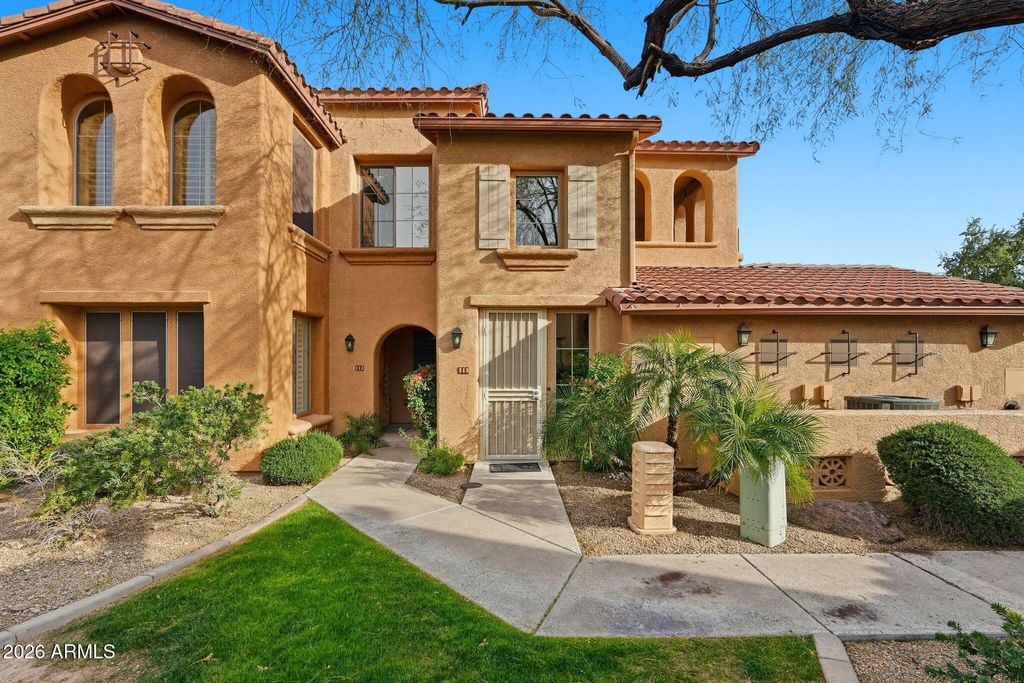 Photo of 10655 N 9th Street #212, Phoenix, AZ 85020 (MLS # 6977052)