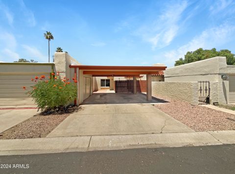 Townhouse in Glendale AZ 4730 PALMAIRE Avenue.jpg