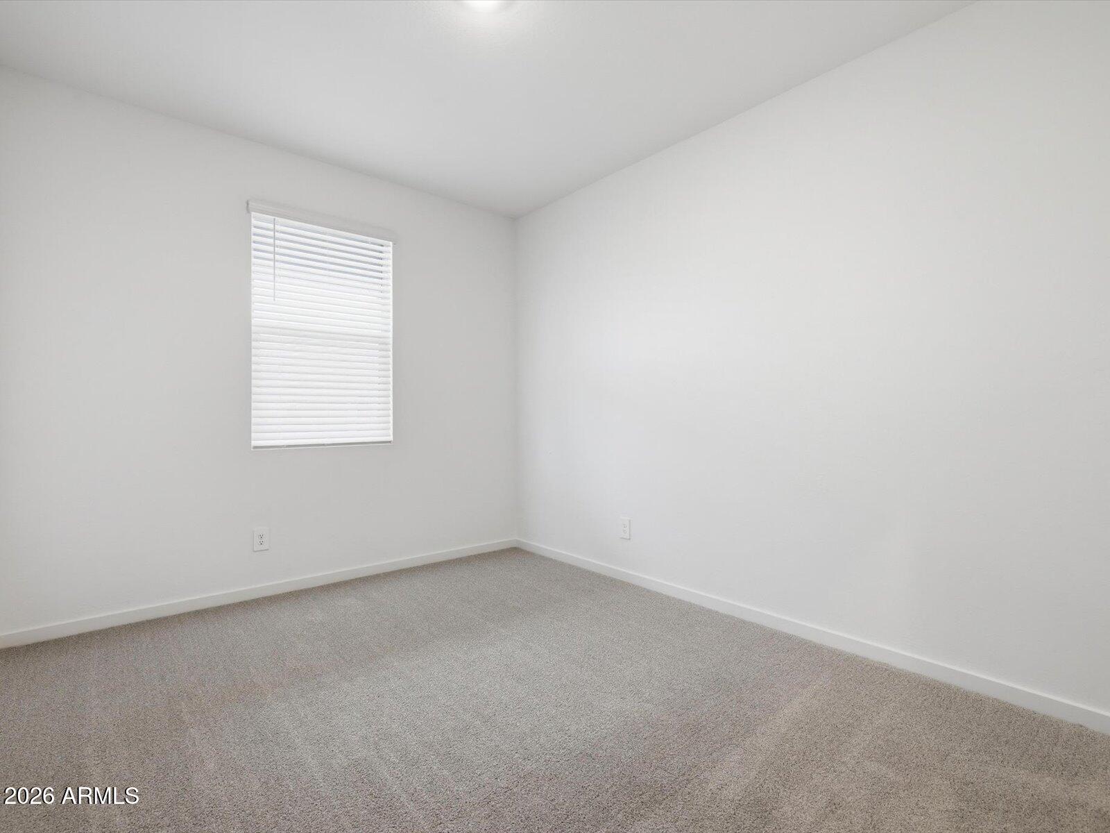 15899 W COTTONTAIL Lane