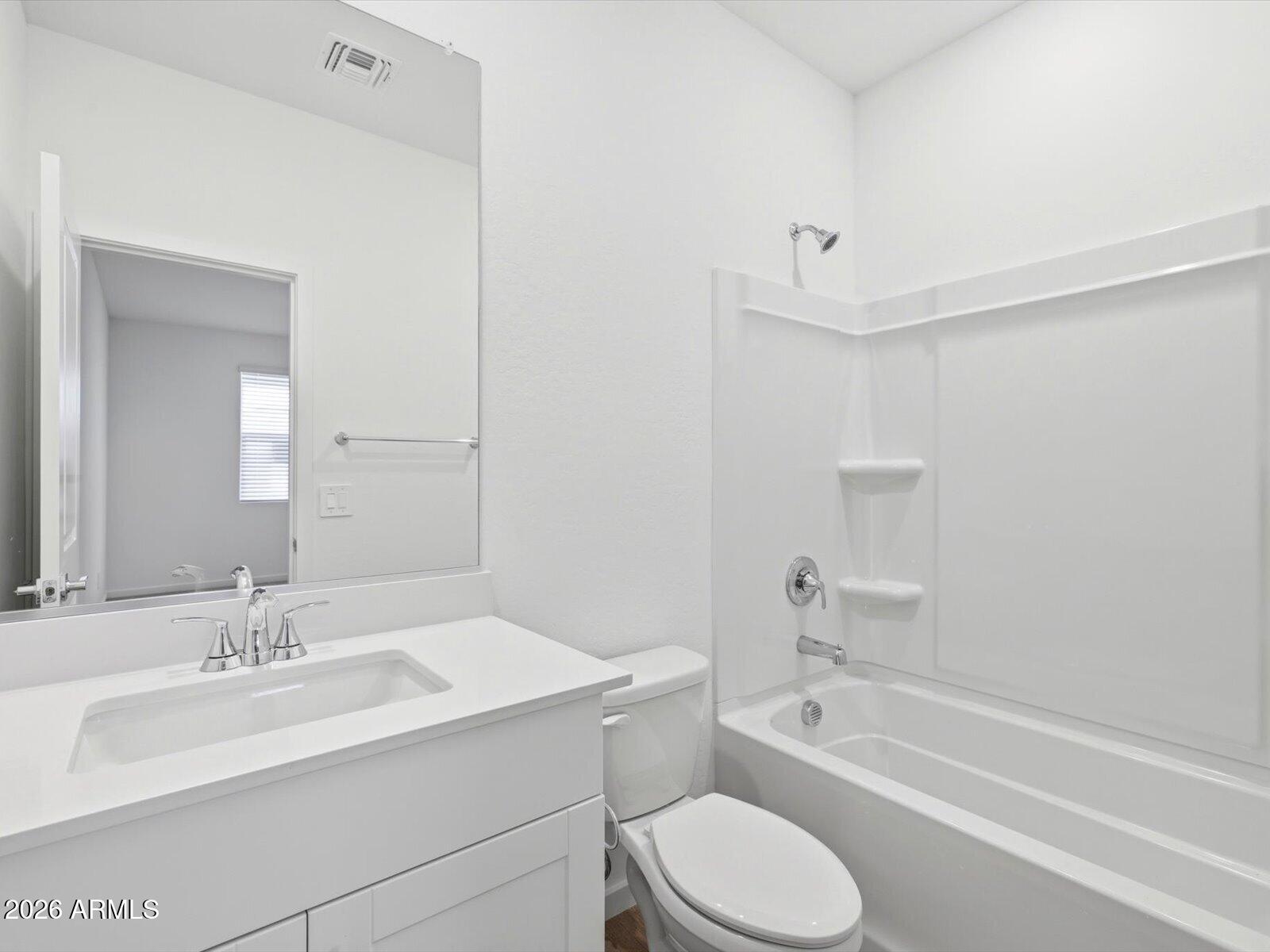 15899 W COTTONTAIL Lane