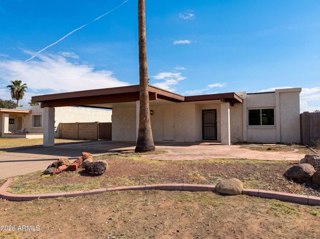 Photo of 2611 W Ellis Drive, Tempe, AZ 85282 (MLS # 7019861)