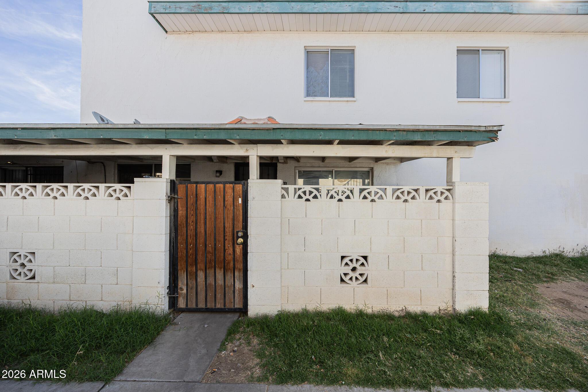 2133 W Turney Avenue B74