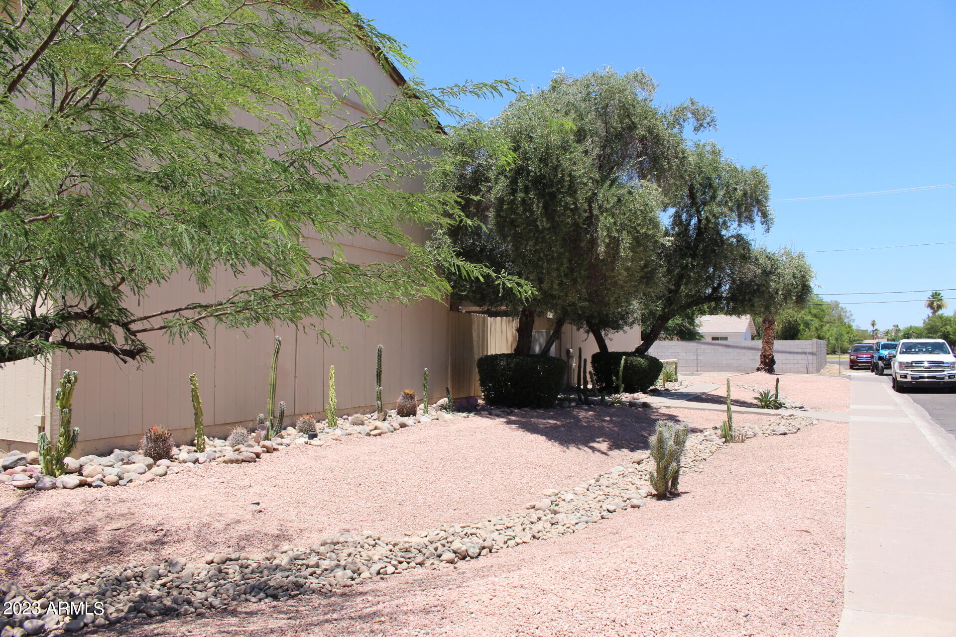 Homes 2 7120 E WILSHIRE Drive 10