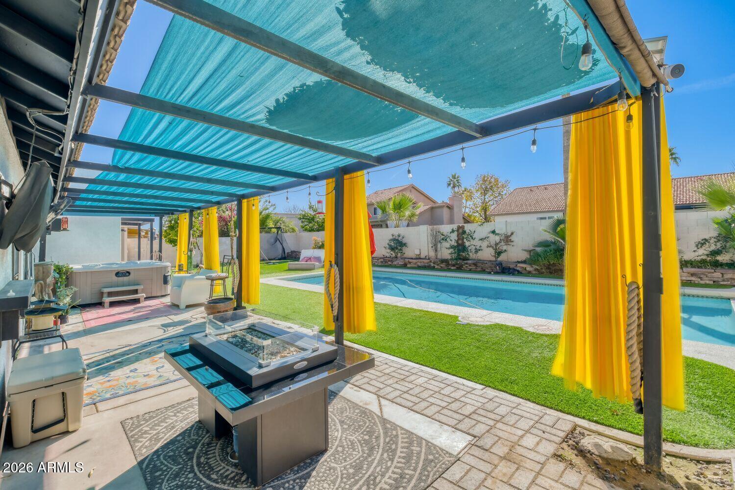 1619 E WHITTEN Street