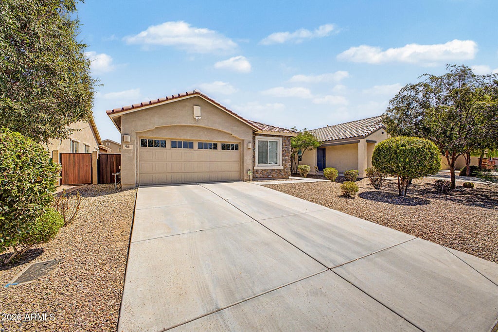 Photo of 961 W Capulin Trail, San Tan Valley, AZ 85140 (MLS # 7069366)