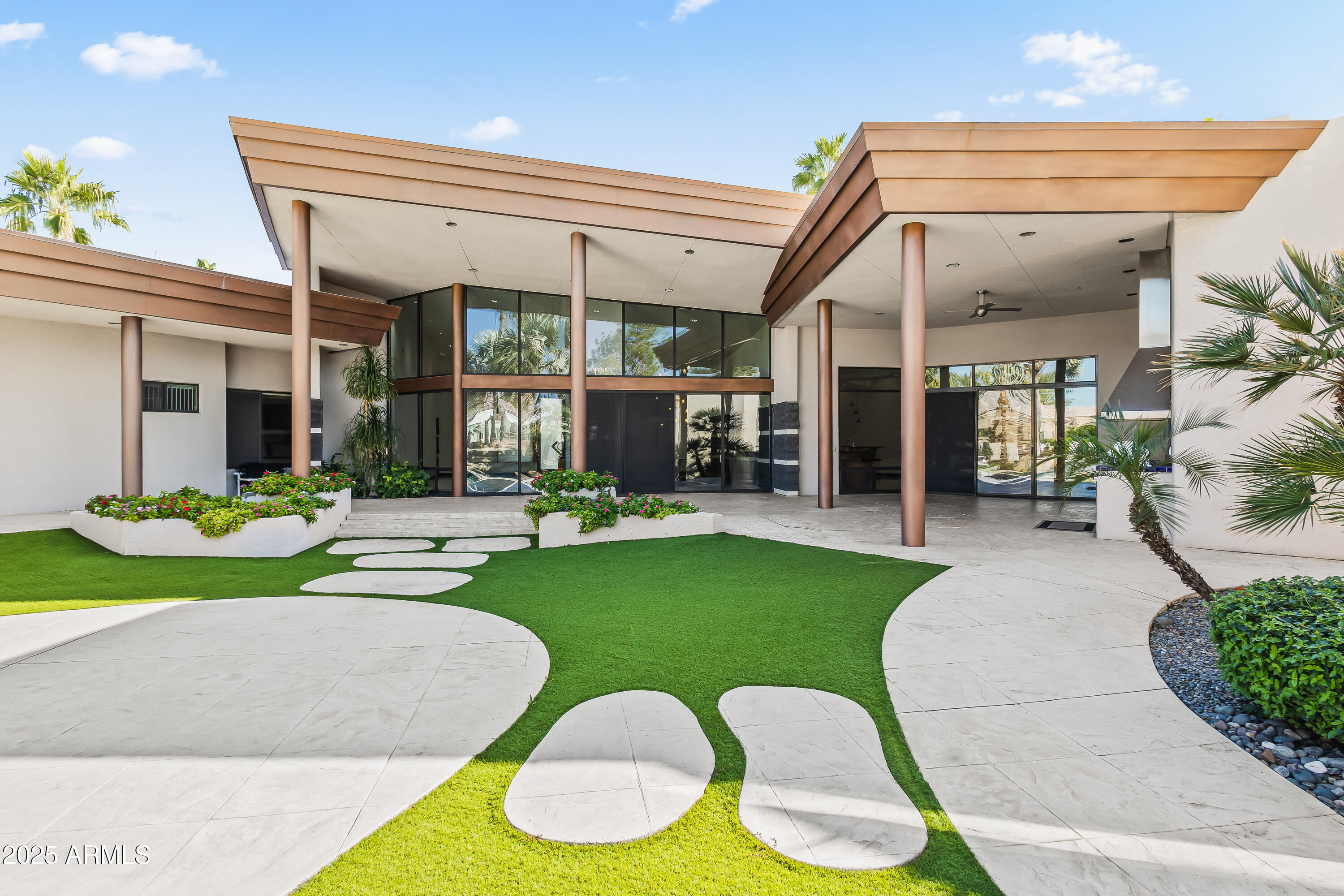 7140 E BLUEBIRD Lane