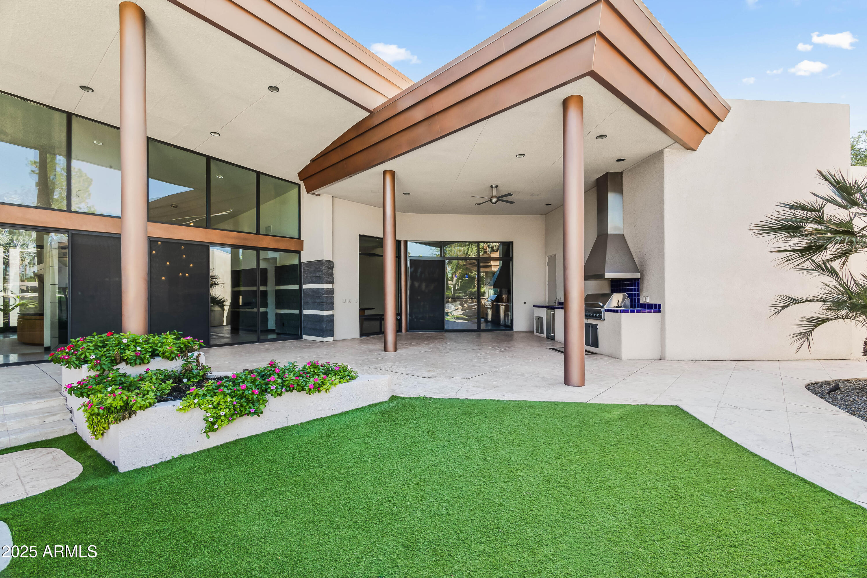 7140 E BLUEBIRD Lane