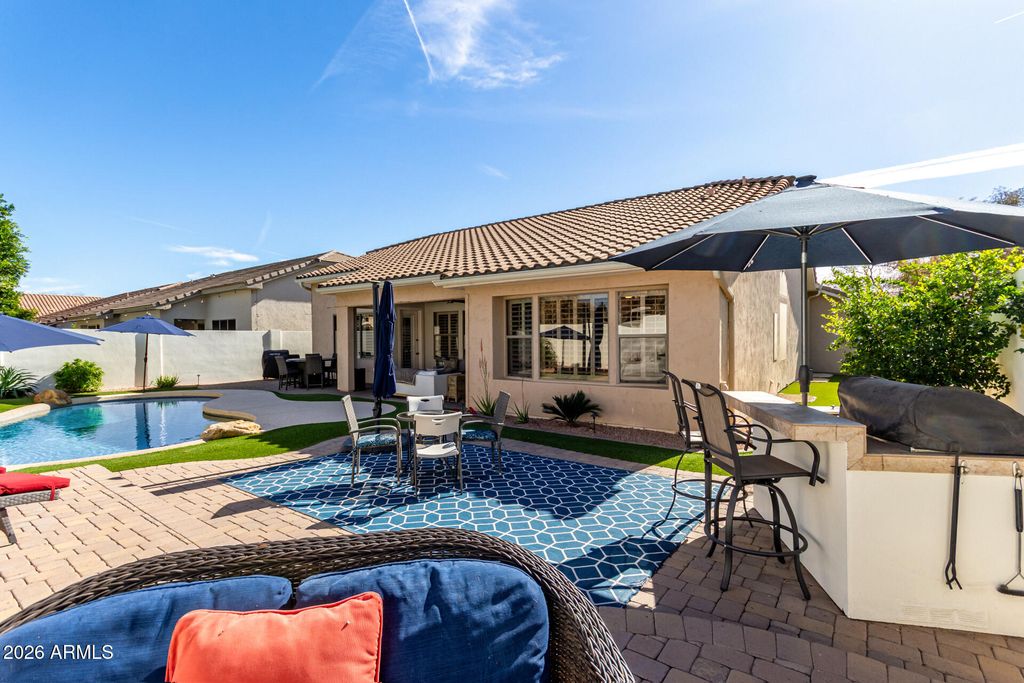 Photo of 350 W Vinedo Lane, Tempe, AZ 85284 (MLS # 6976090)