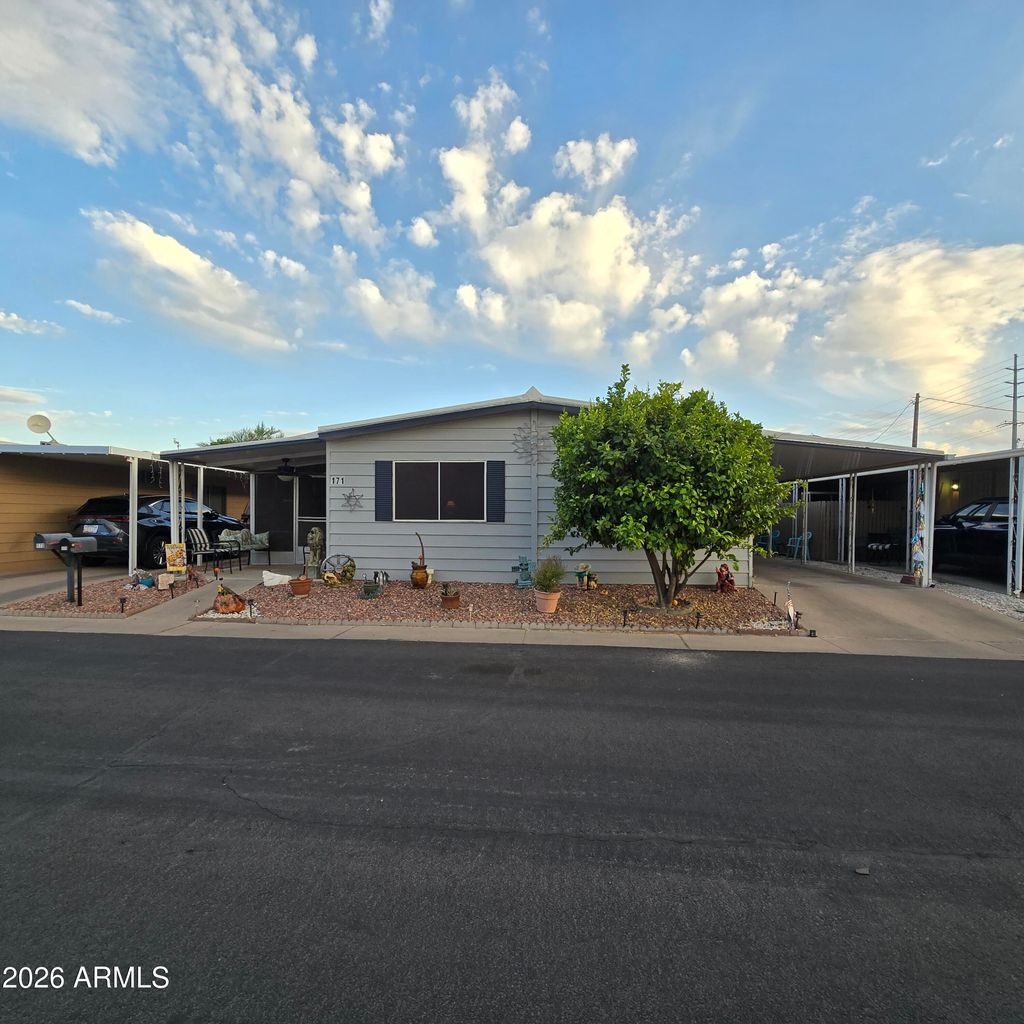 Photo of 10201 N 99th Avenue #171I, Peoria, AZ 85345 (MLS # 7020583)