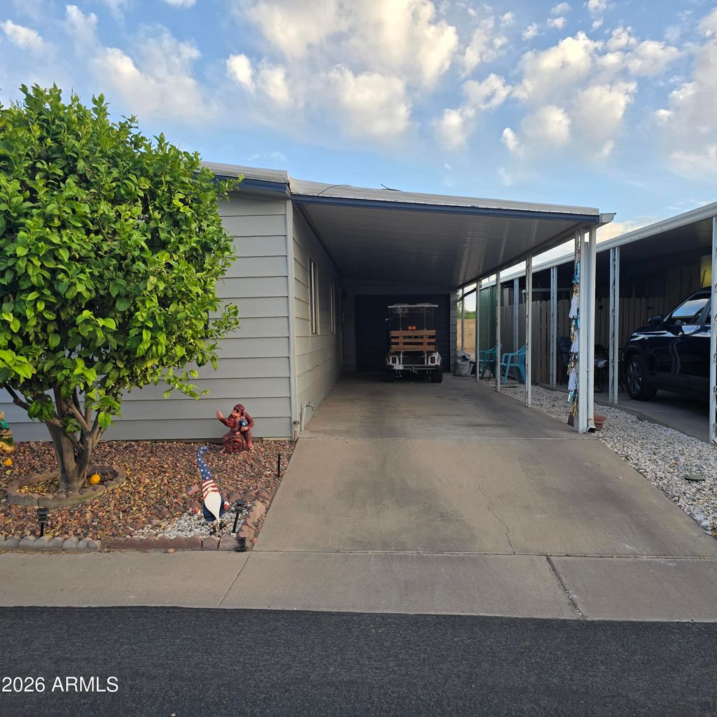 Photo of 10201 N 99th Avenue #171I, Peoria, AZ 85345 (MLS # 7020583)