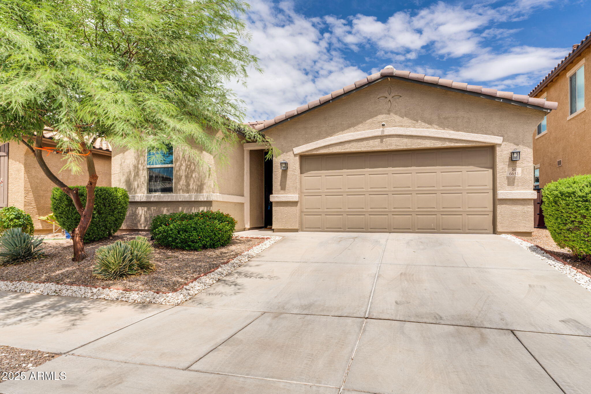 6631 E VIA ARROYO AZUL --