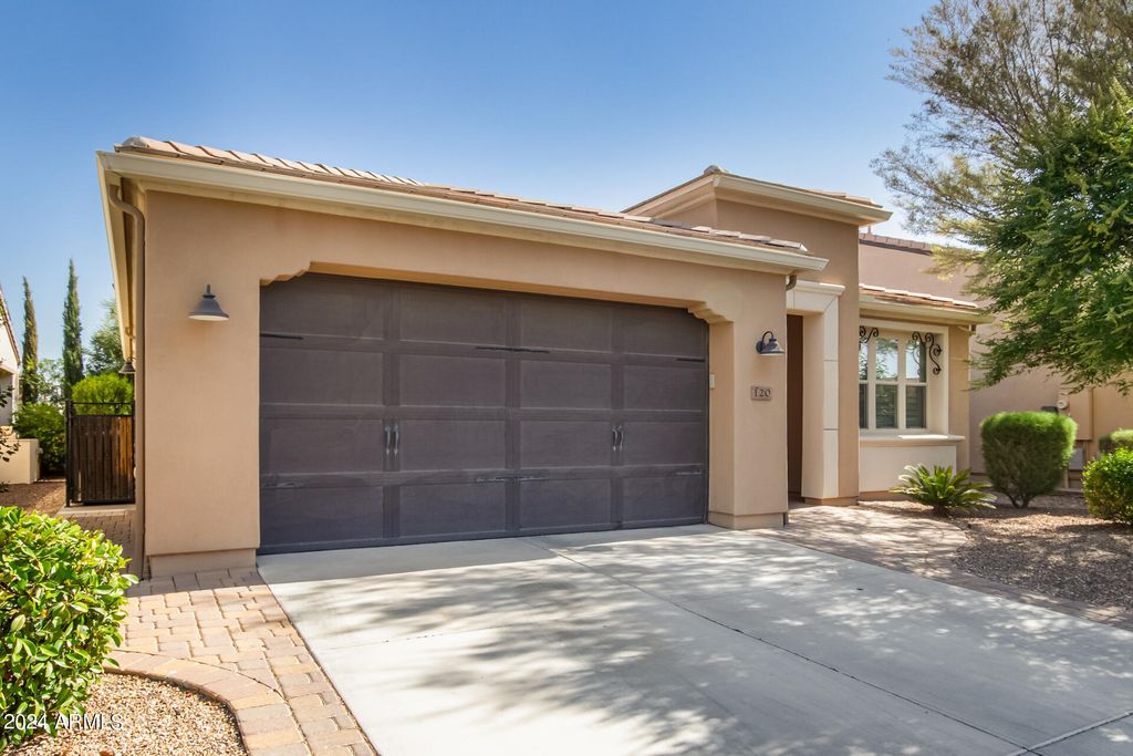 Photo of 120 E Camellia Way, Queen Creek, AZ 85140 (MLS # 6965123)