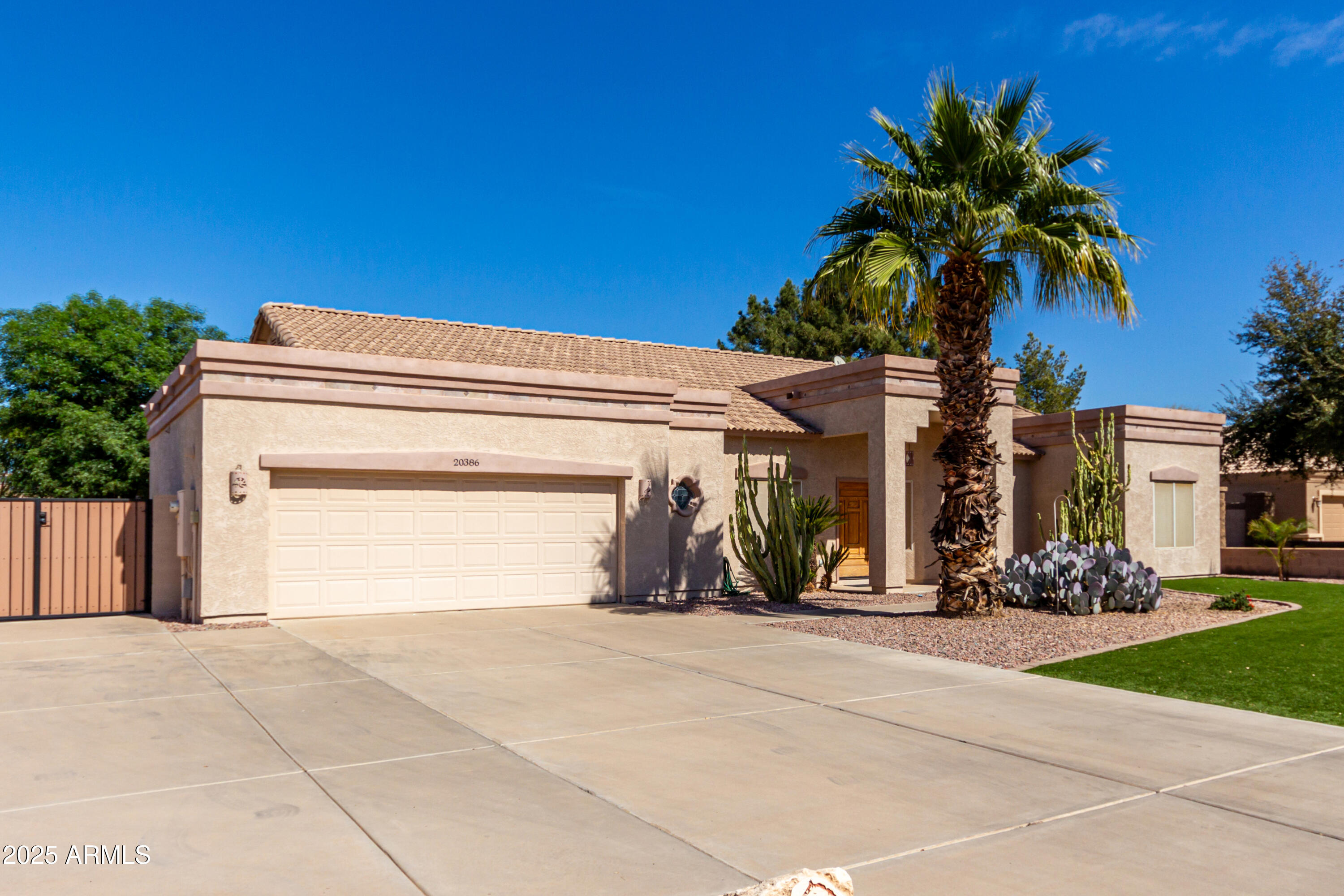 Homes 2 20386 E BRONCO Drive
