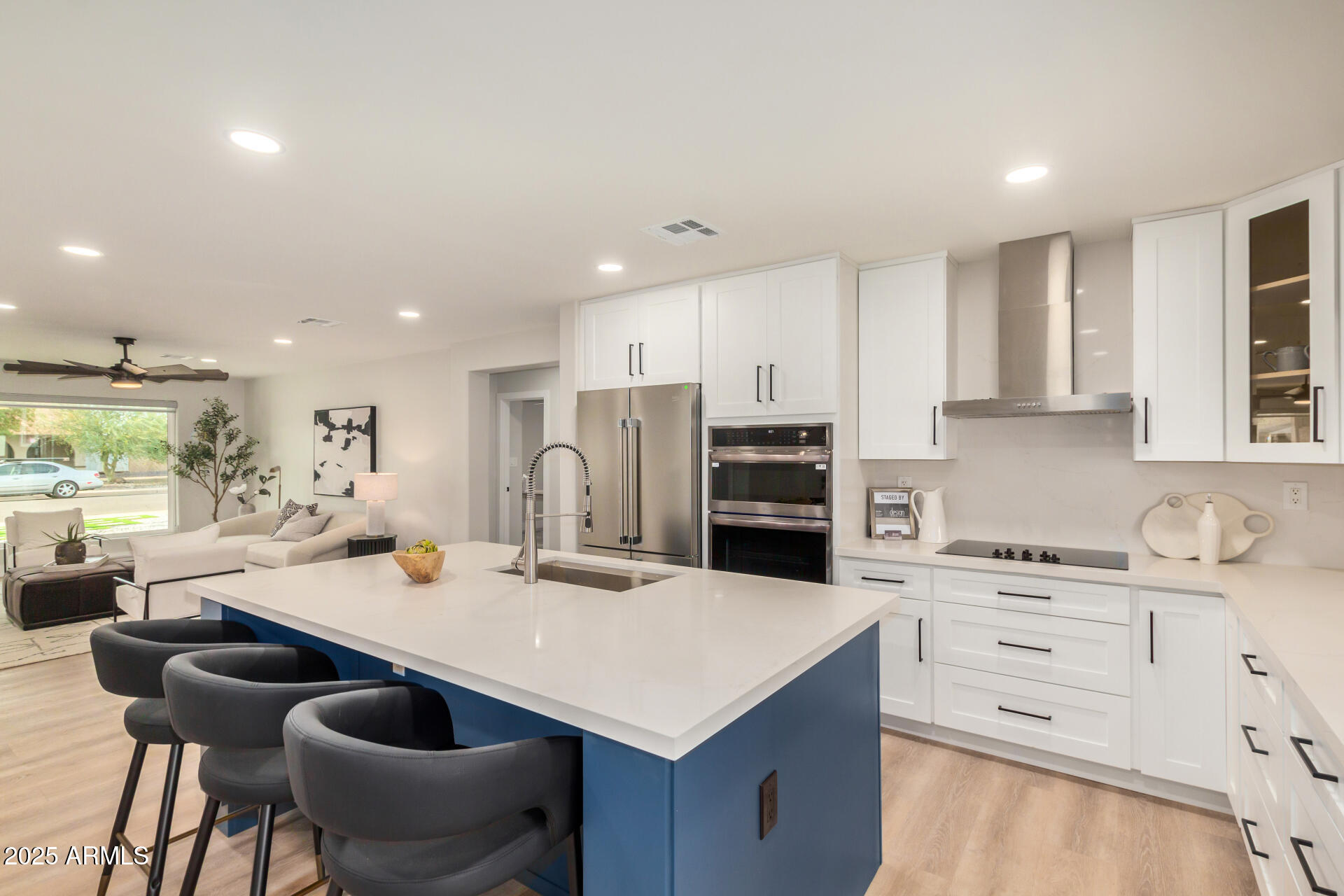 2905 W CAMPO BELLO Drive