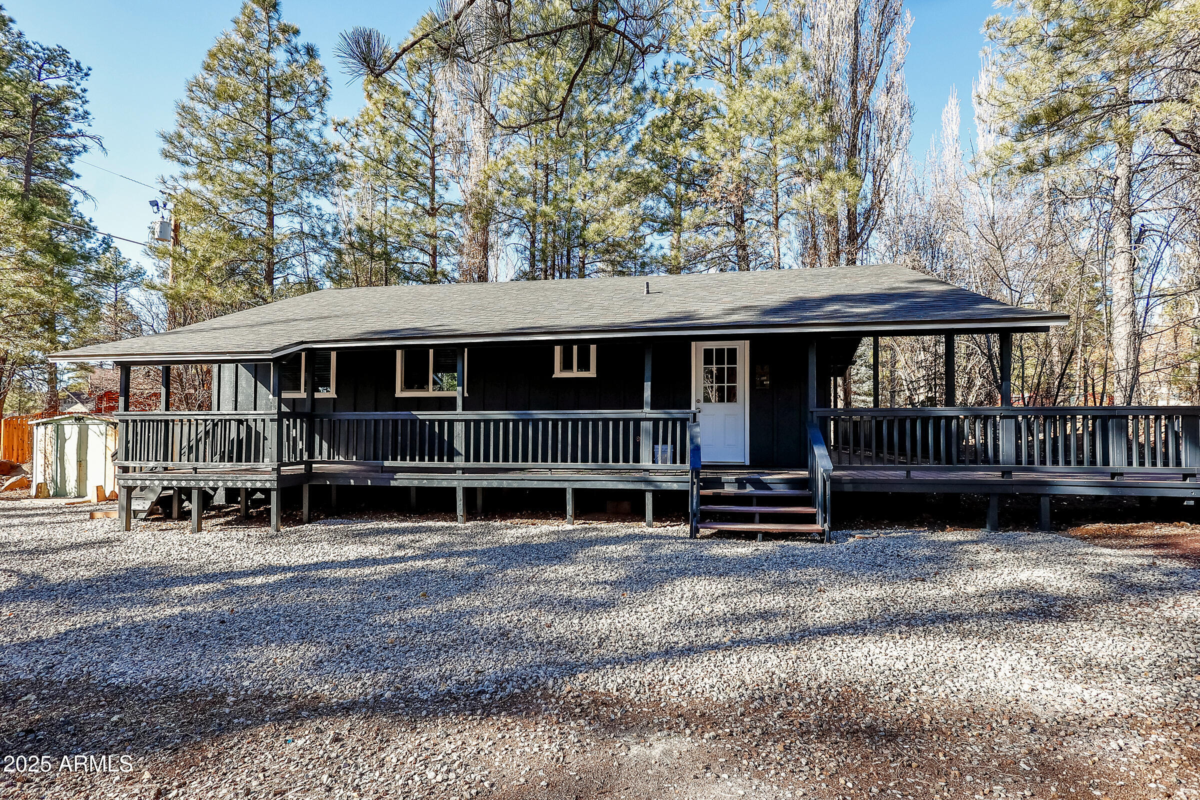 605 E HILLSIDE Drive