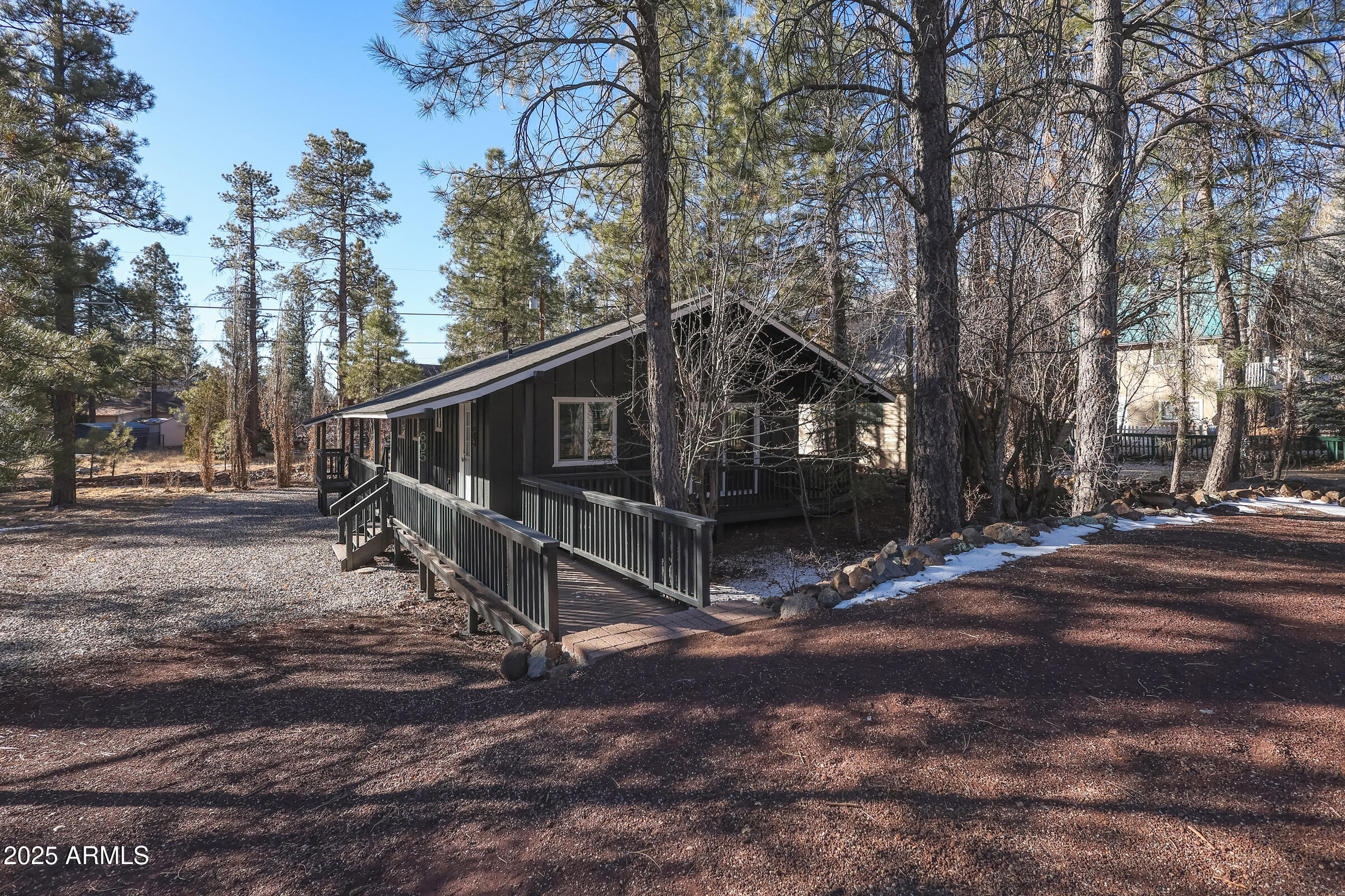 605 E HILLSIDE Drive