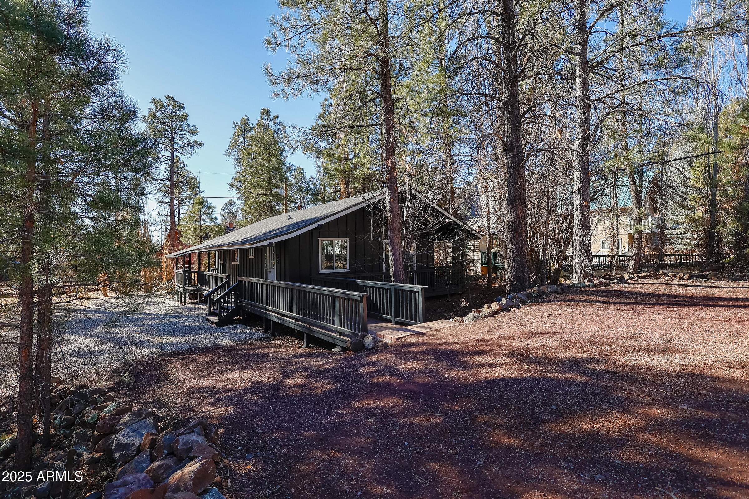 605 E HILLSIDE Drive