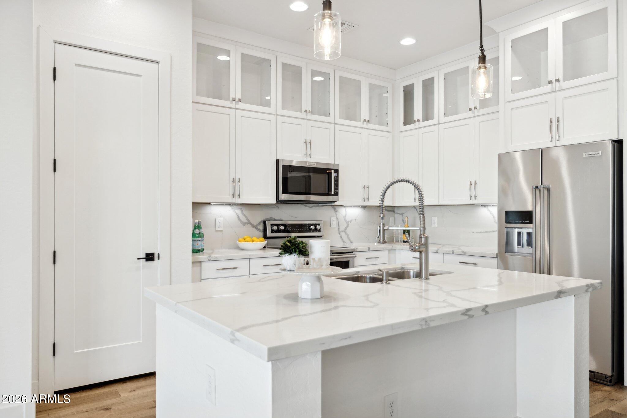 6565 E THOMAS Road 1050