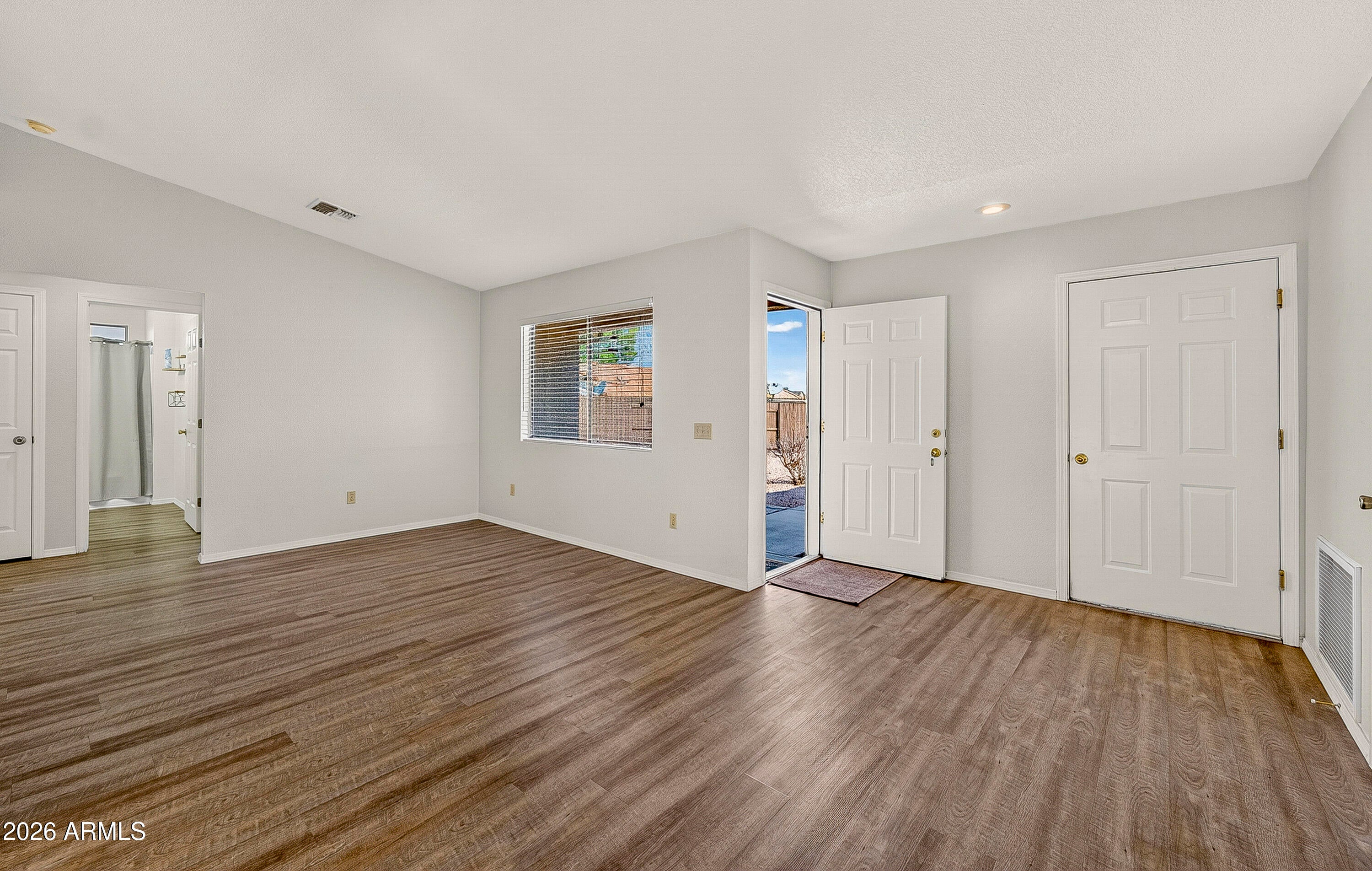 437 W AZURE Place
