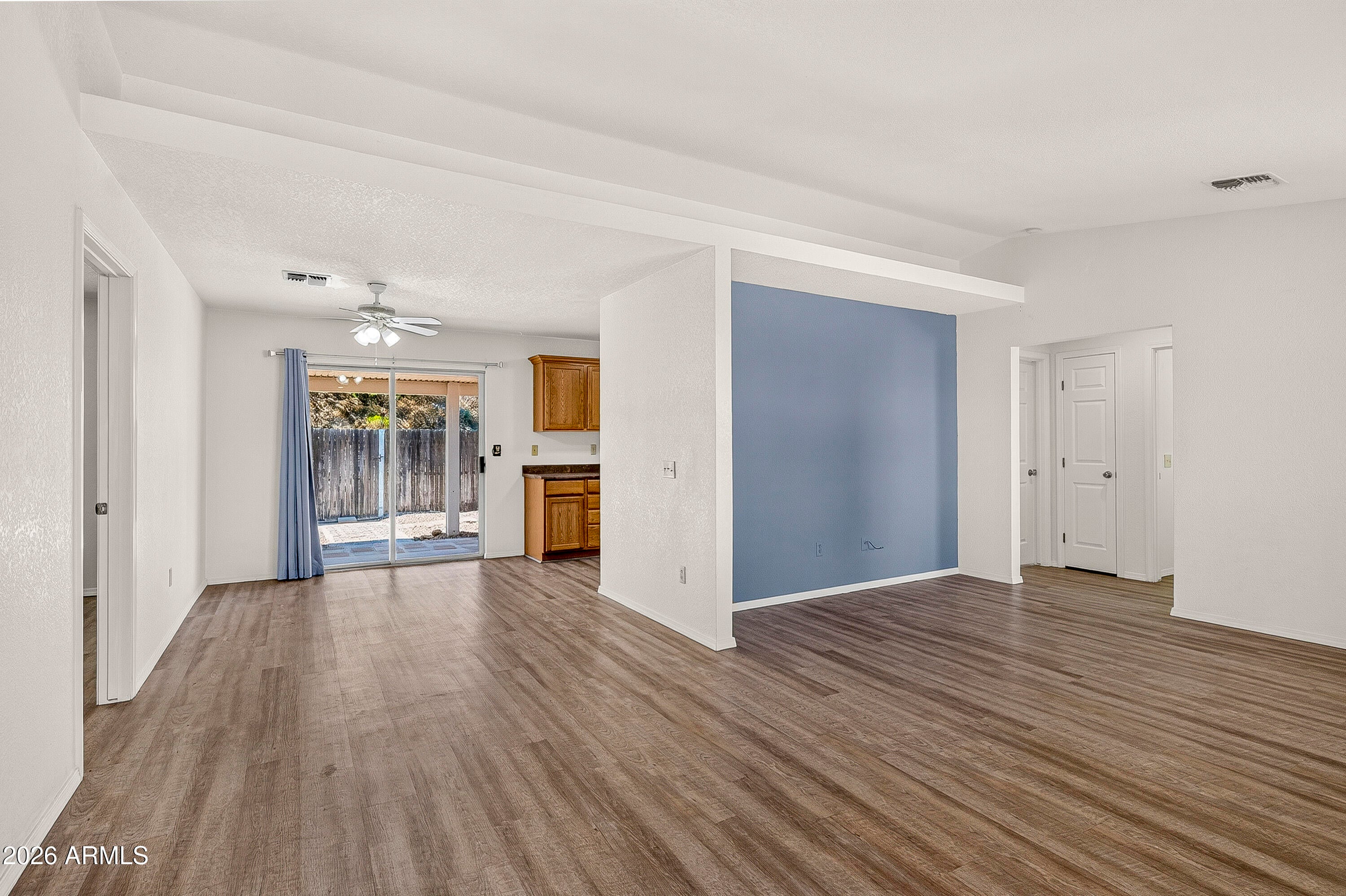 437 W AZURE Place
