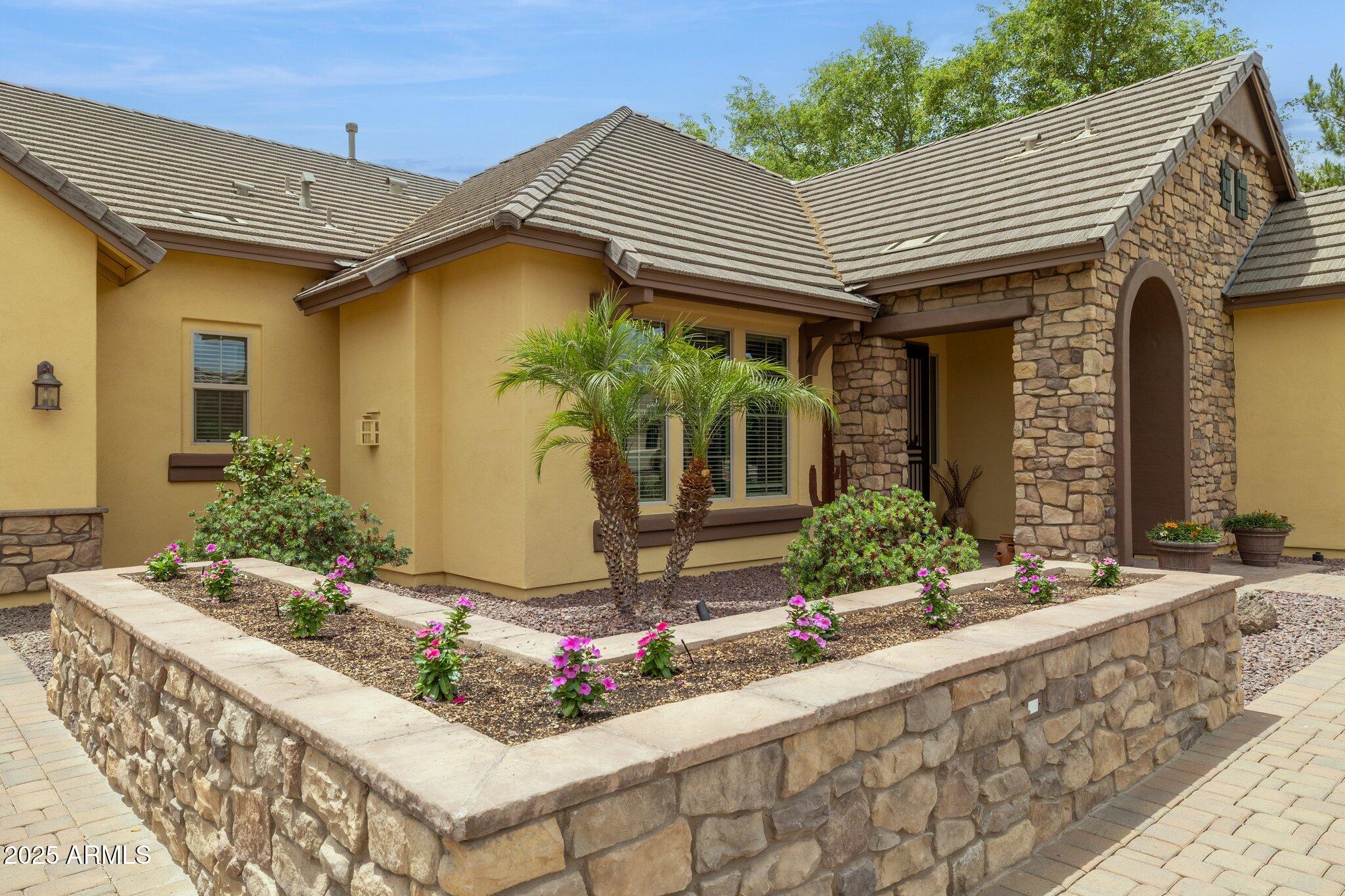 7587 W QUAIL Avenue