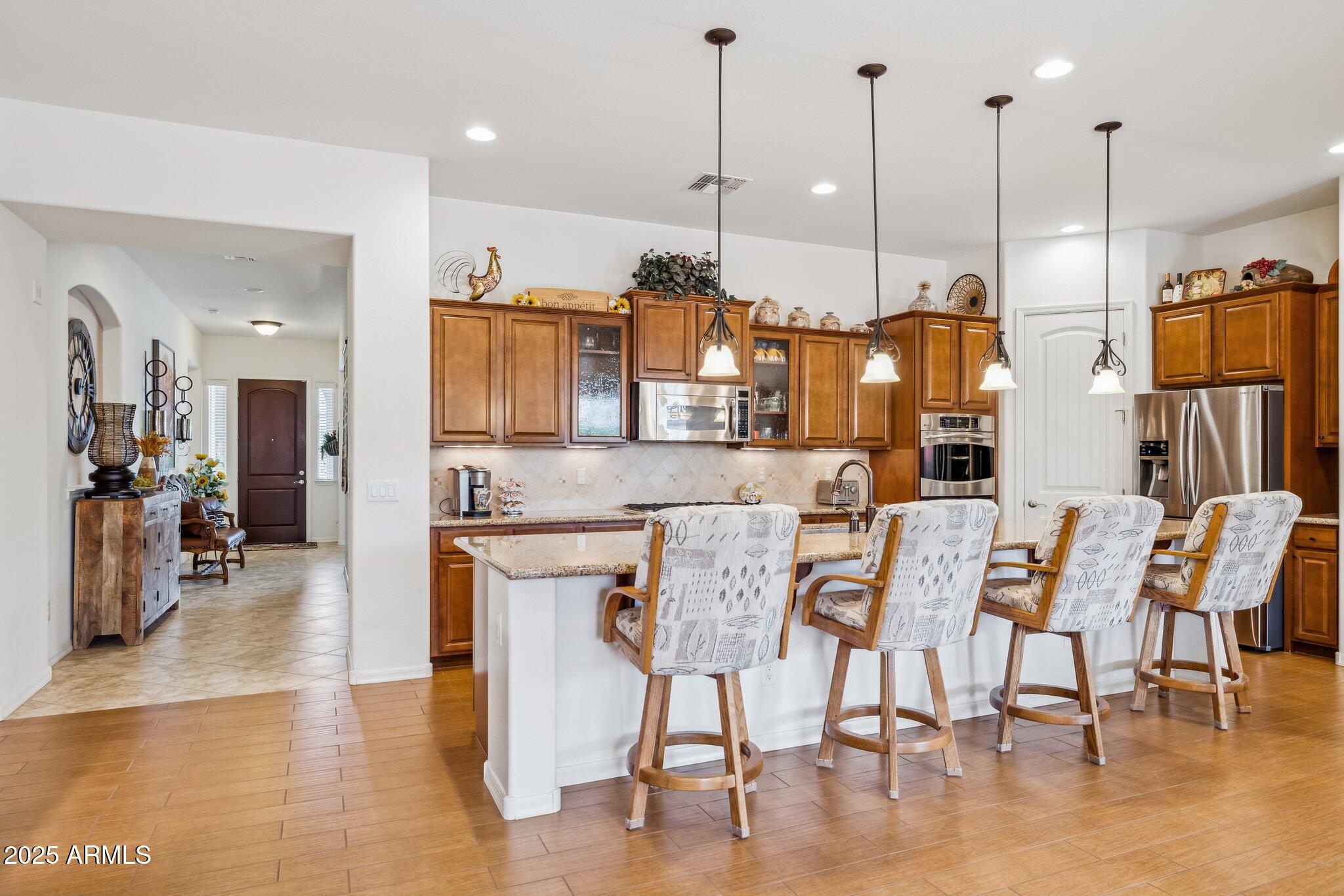 7587 W QUAIL Avenue