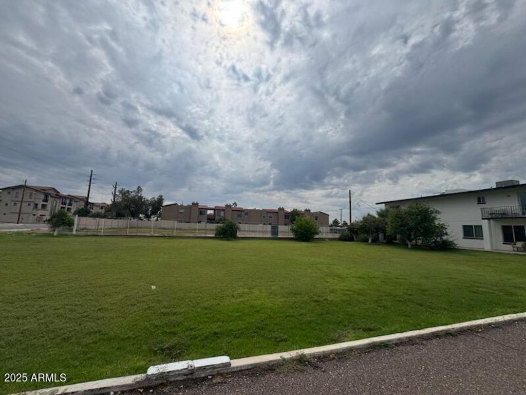 Photo of 2338 N 52nd Street, Phoenix, AZ 85008 (MLS # 6937694)