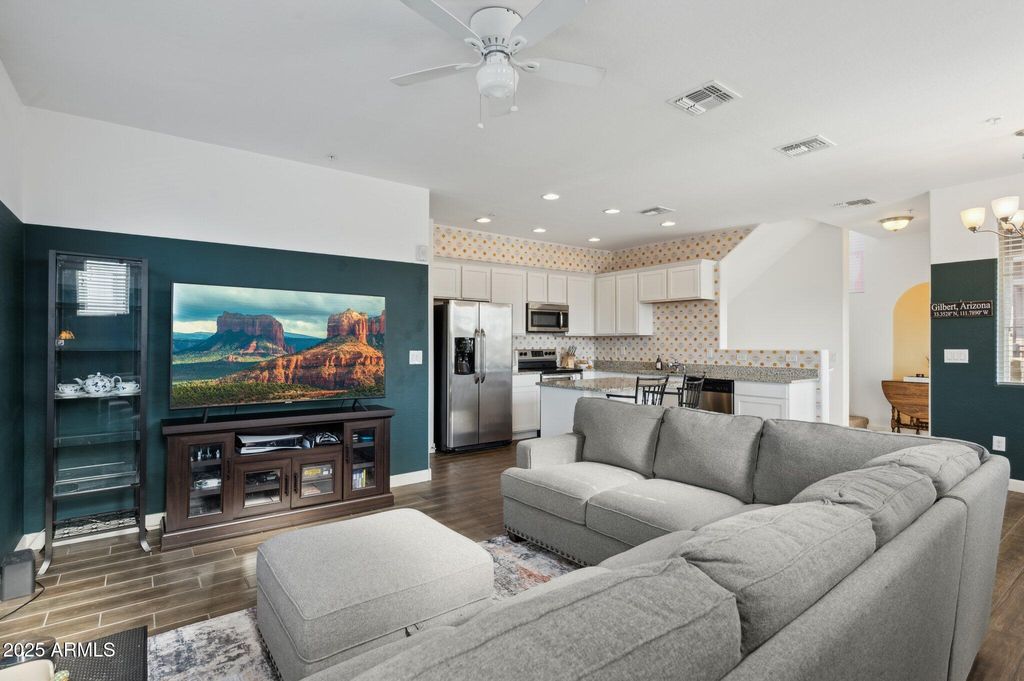 Photo of 240 W Juniper Avenue #1154, Gilbert, AZ 85233 (MLS # 6912351)