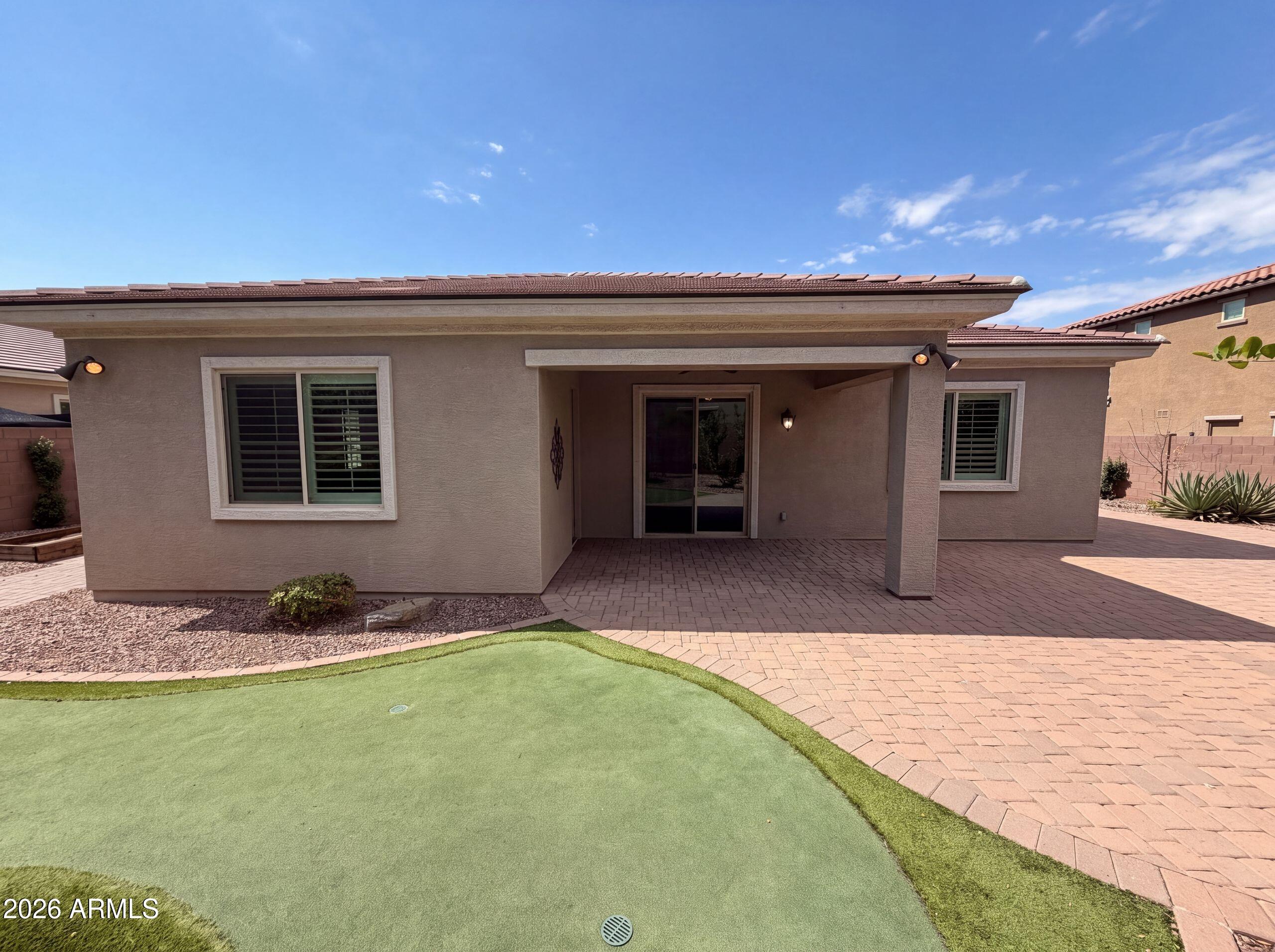 7420 W CRABAPPLE Drive