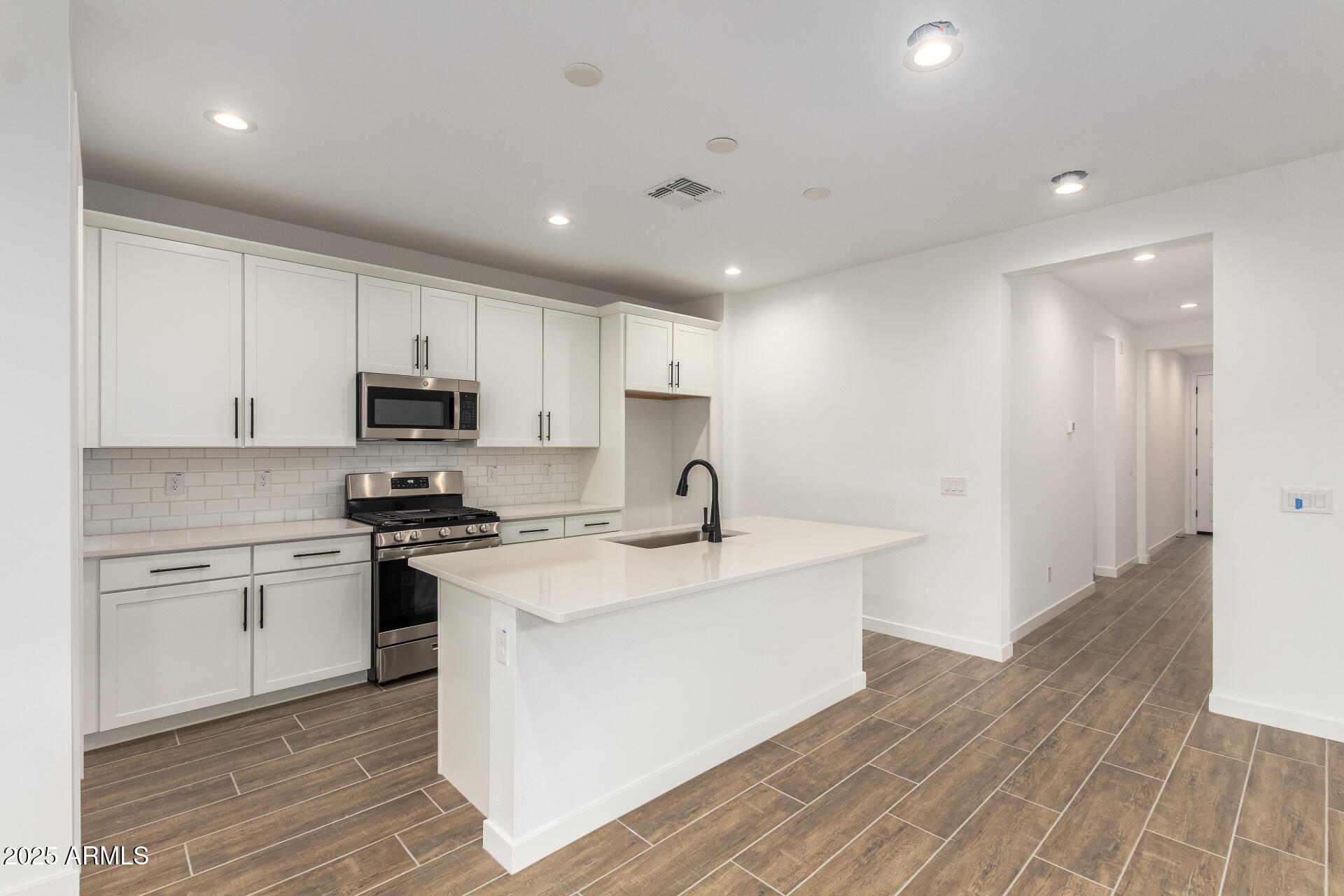 15814 W VOGEL Avenue